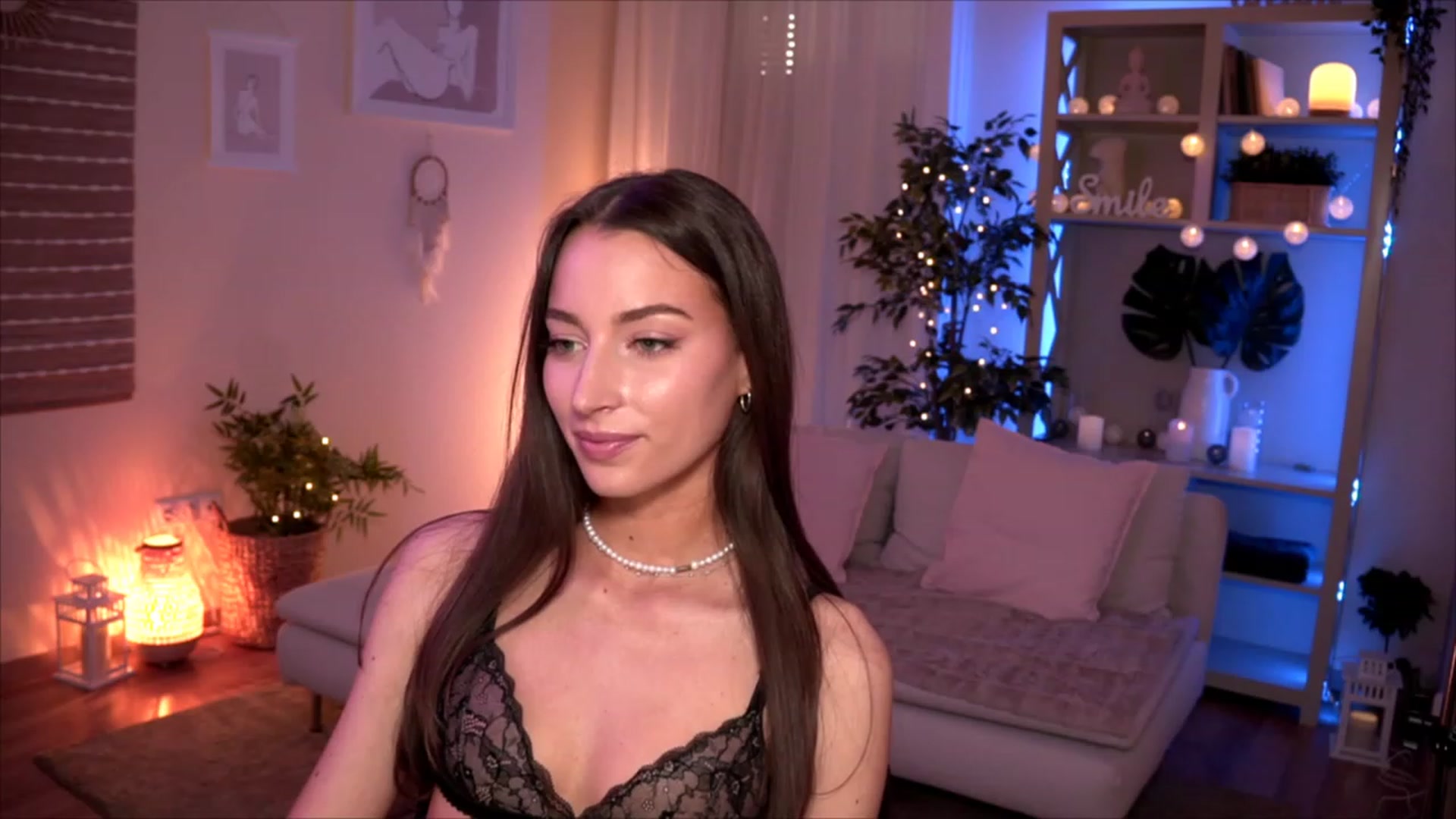 Gallery image thumbnail from Emily_grey69's myfreecams stream on, 05/20/2023, 17:29 image 4 of 20