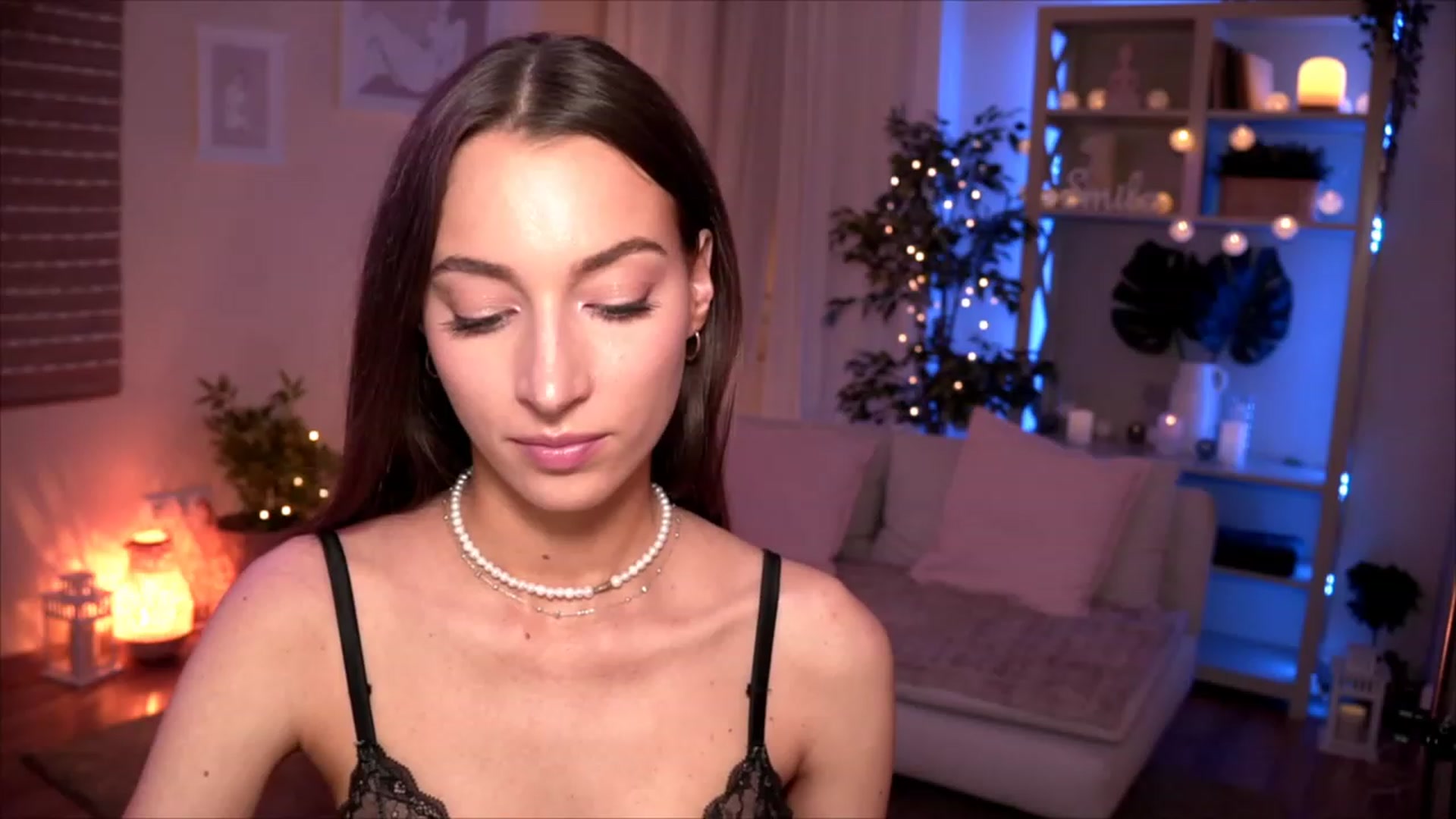 Gallery image thumbnail from Emily_grey69's myfreecams stream on, 05/20/2023, 18:53 image 19 of 20