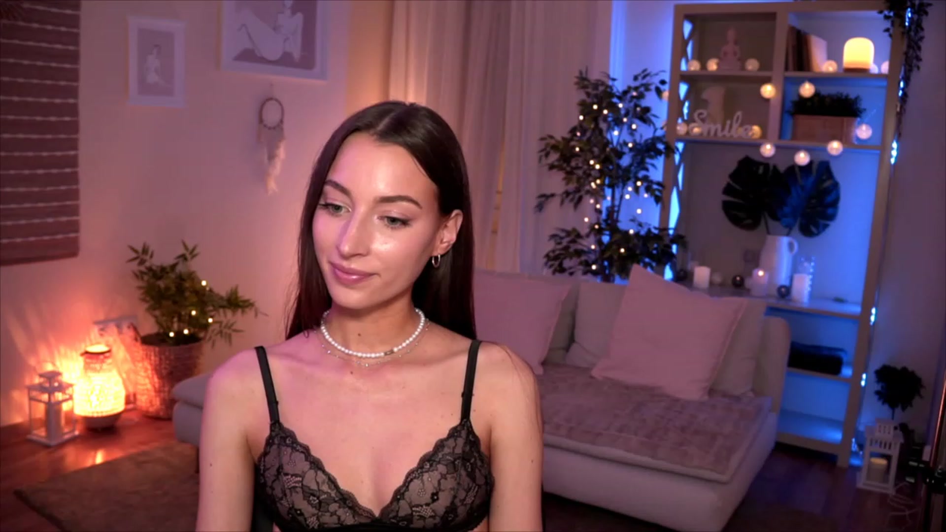 Gallery image thumbnail from Emily_grey69's myfreecams stream on, 05/20/2023, 18:53 image 18 of 20