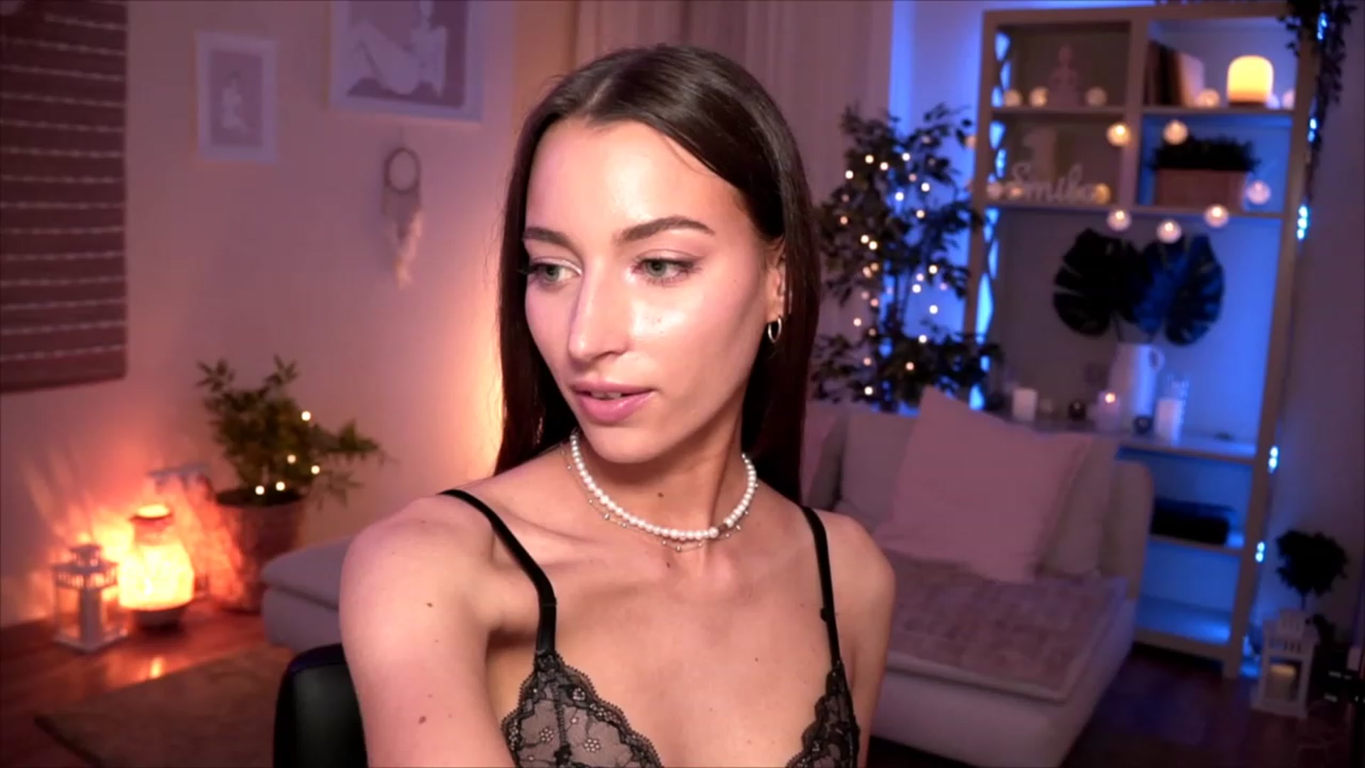 Gallery image thumbnail from Emily_grey69's myfreecams stream on, 05/20/2023, 18:53 image 8 of 20