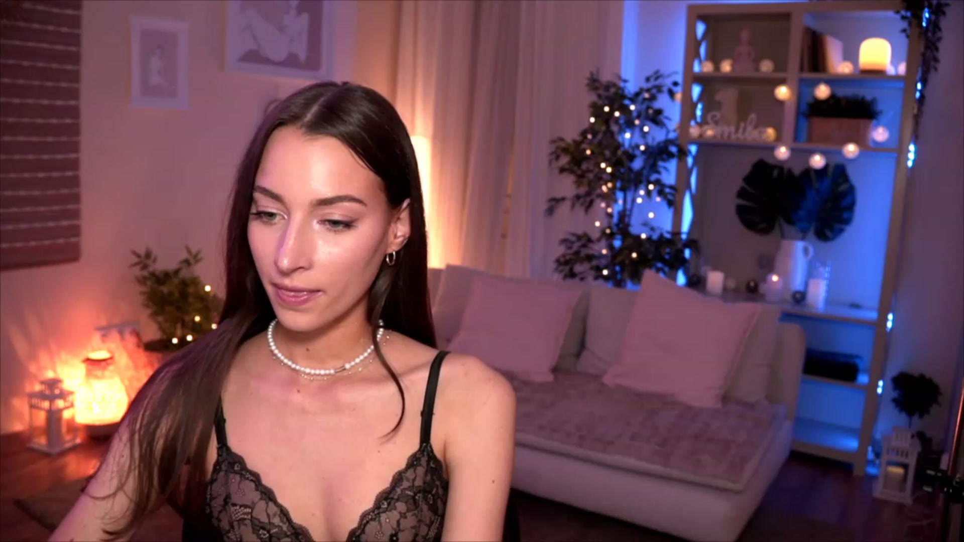Gallery image thumbnail from Emily_grey69's myfreecams stream on, 05/20/2023, 18:53 image 12 of 20