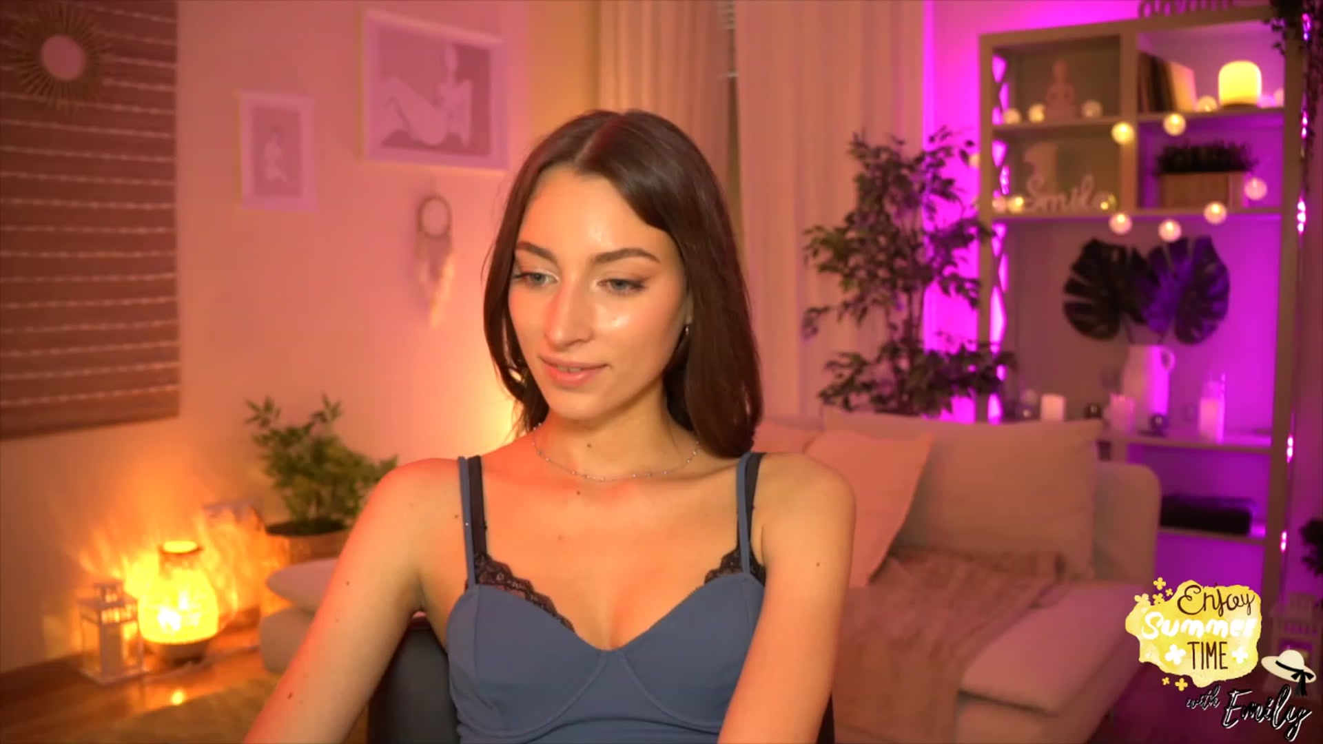 Gallery image thumbnail from Emily_grey69's myfreecams stream on, 05/30/2023, 17:26 image 7 of 20