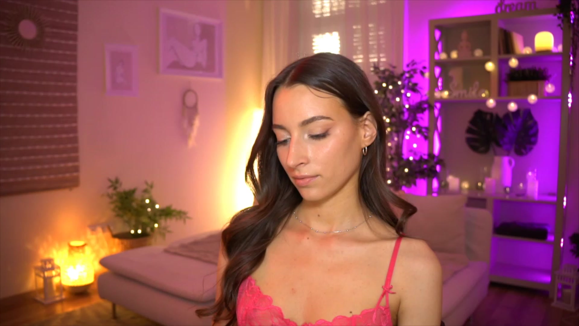 Gallery image thumbnail from Emily_grey69's myfreecams stream on, 06/02/2023, 17:55 image 9 of 20