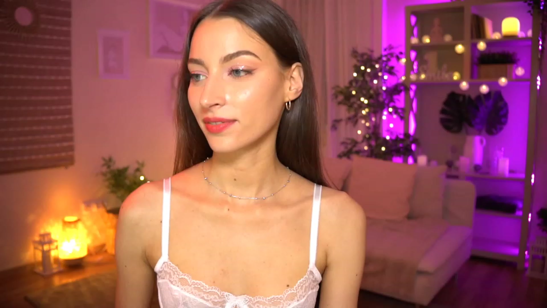 Gallery image thumbnail from Emily_grey69's myfreecams stream on, 06/07/2023, 18:37 image 5 of 20