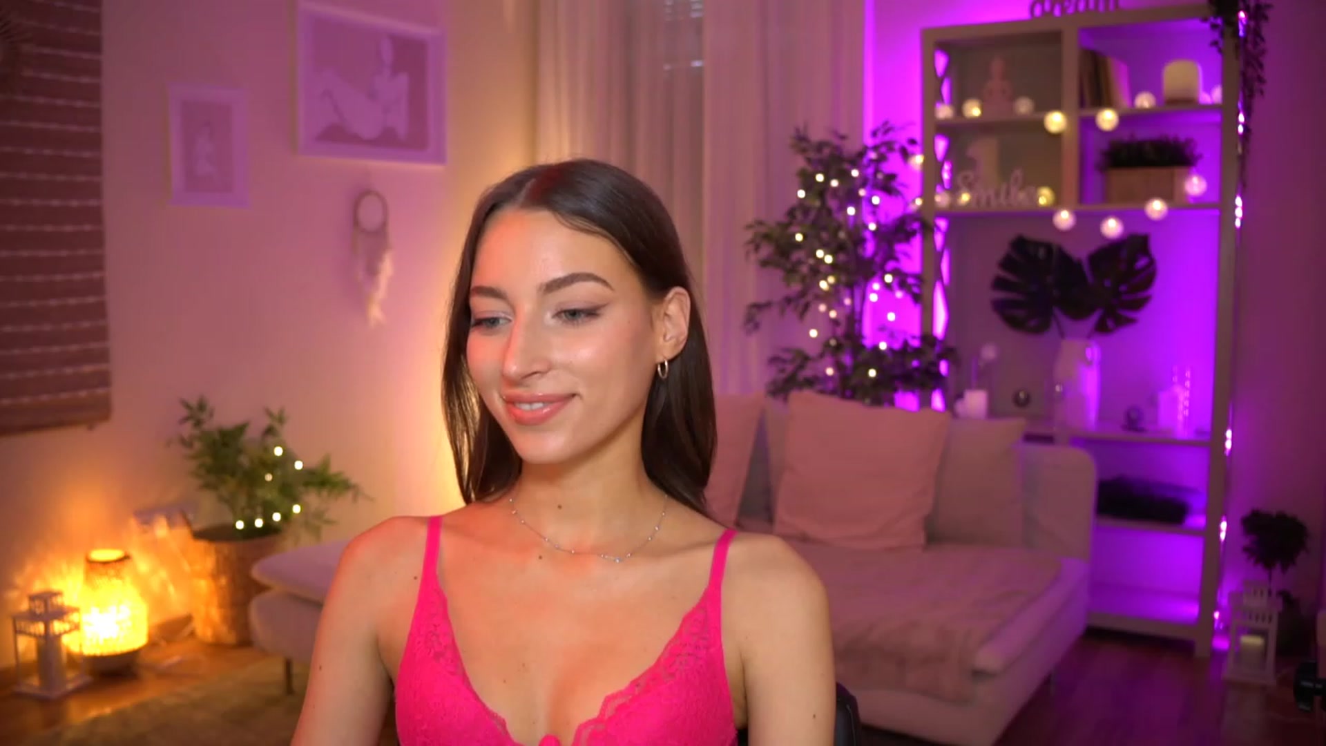 Gallery image thumbnail from Emily_grey69's myfreecams stream on, 06/10/2023, 14:52 image 3 of 20