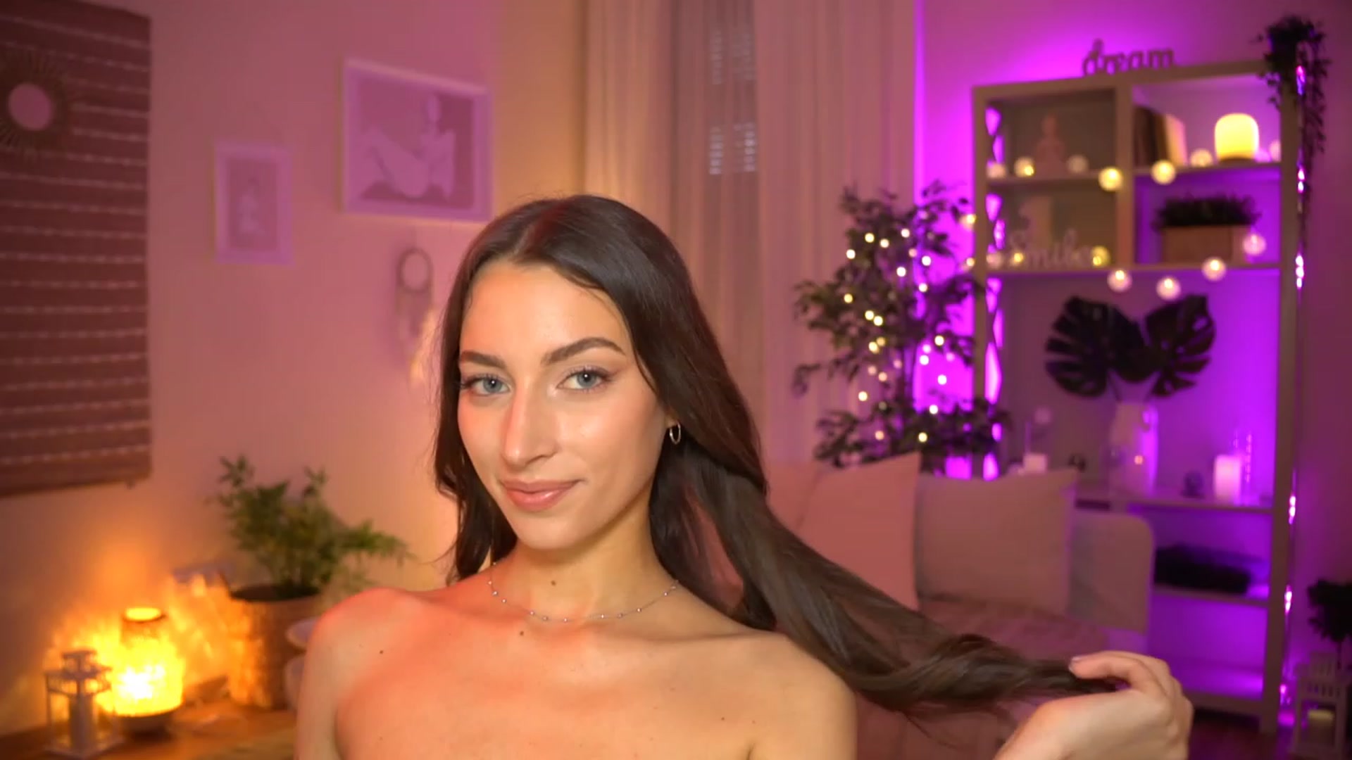 Gallery image thumbnail from Emily_grey69's myfreecams stream on, 06/11/2023, 17:30 image 13 of 20