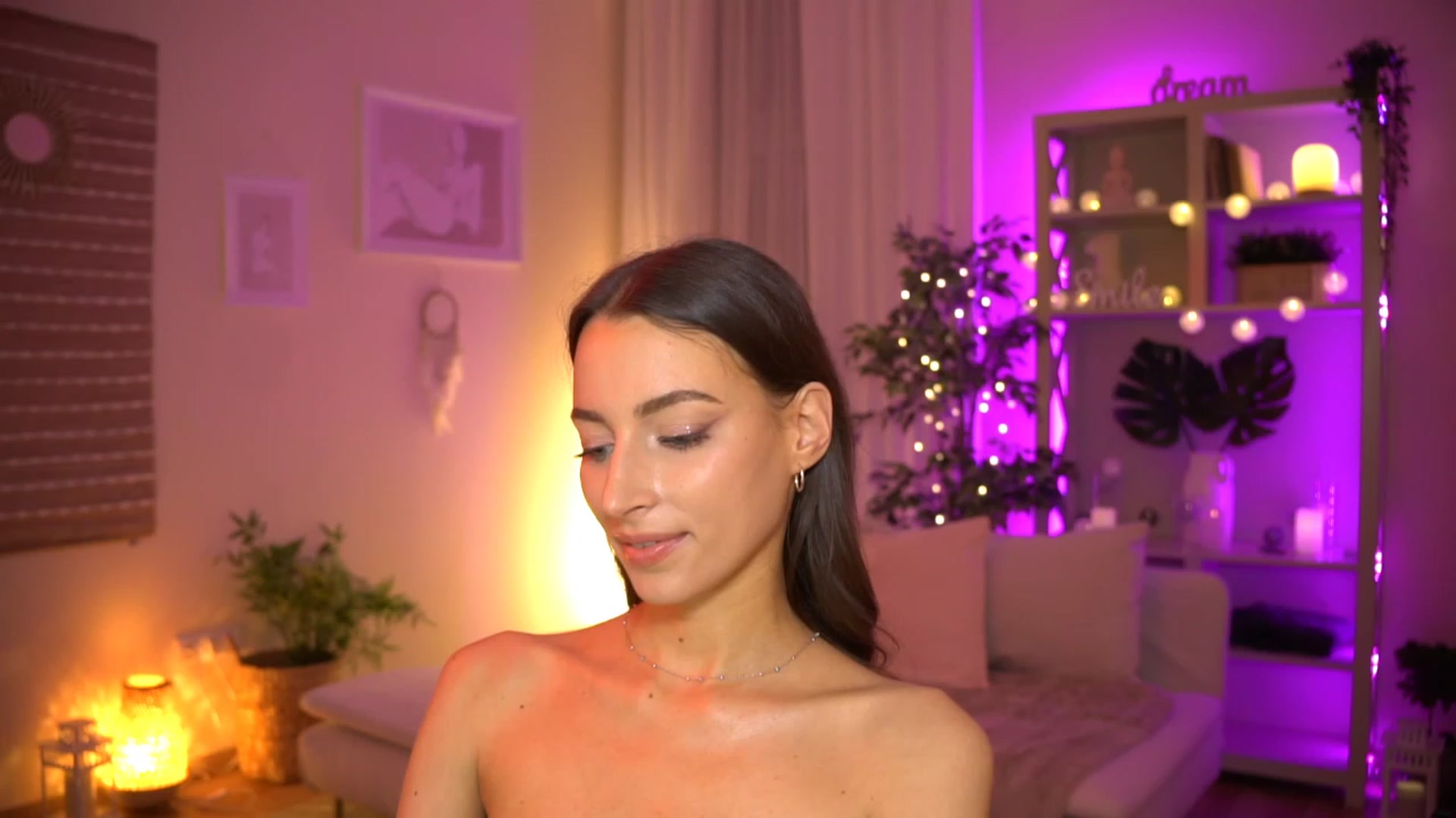 Gallery image thumbnail from Emily_grey69's myfreecams stream on, 06/11/2023, 19:24 image 20 of 20
