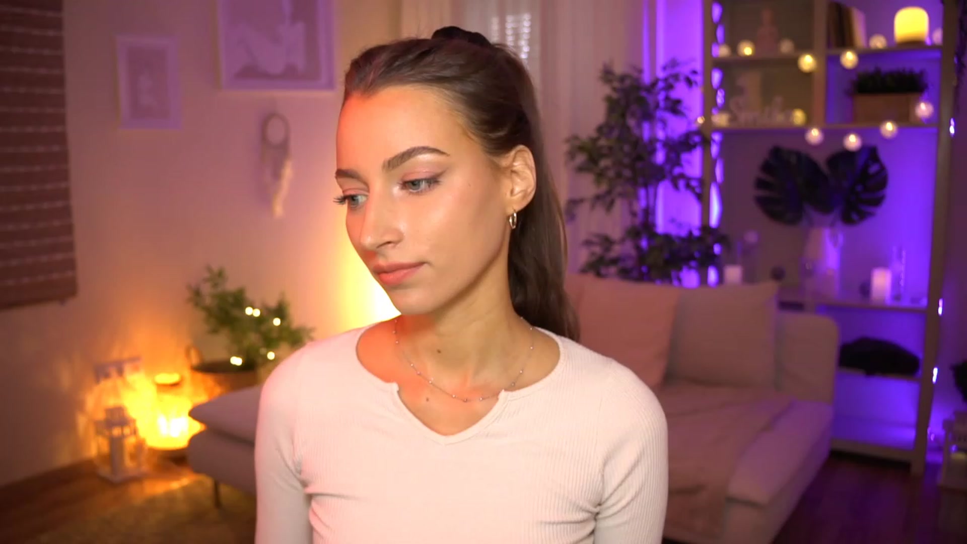 Gallery image thumbnail from Emily_grey69's myfreecams stream on, 06/17/2023, 10:34 image 19 of 20