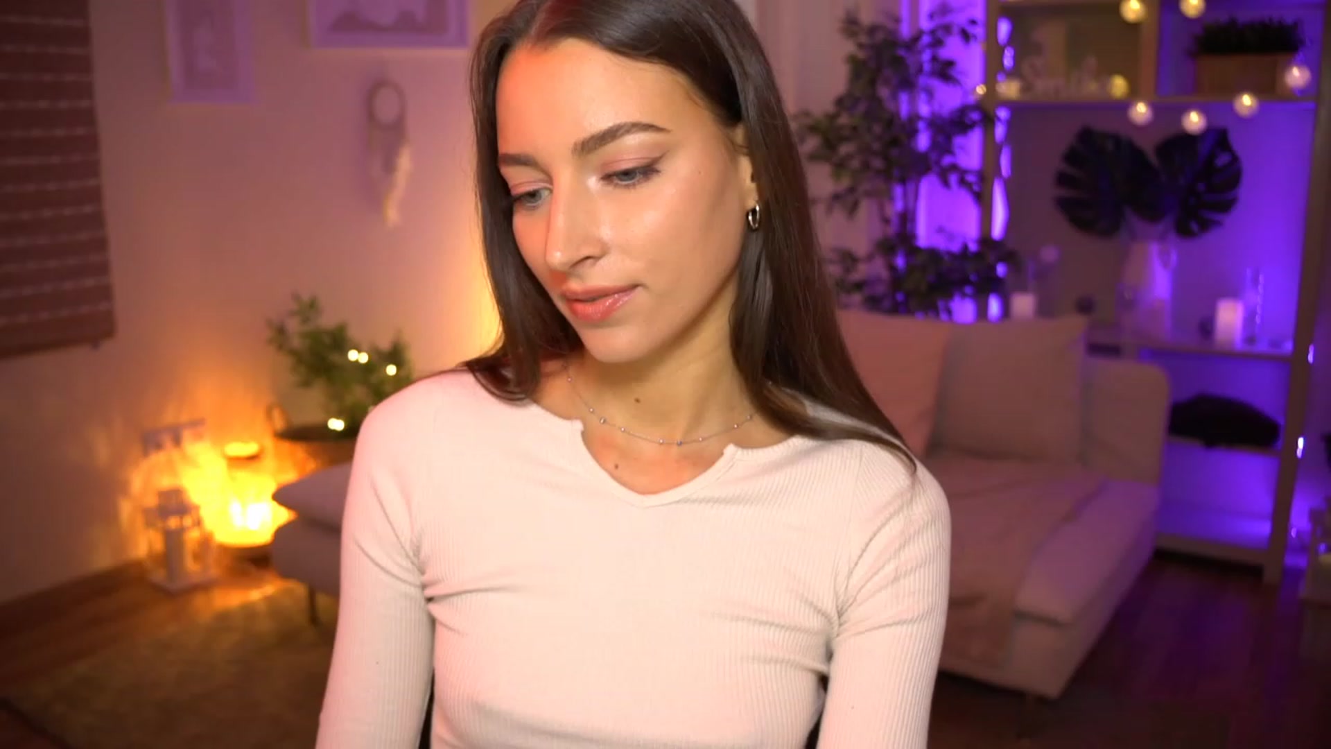 Gallery image thumbnail from Emily_grey69's myfreecams stream on, 06/17/2023, 11:45 image 7 of 20