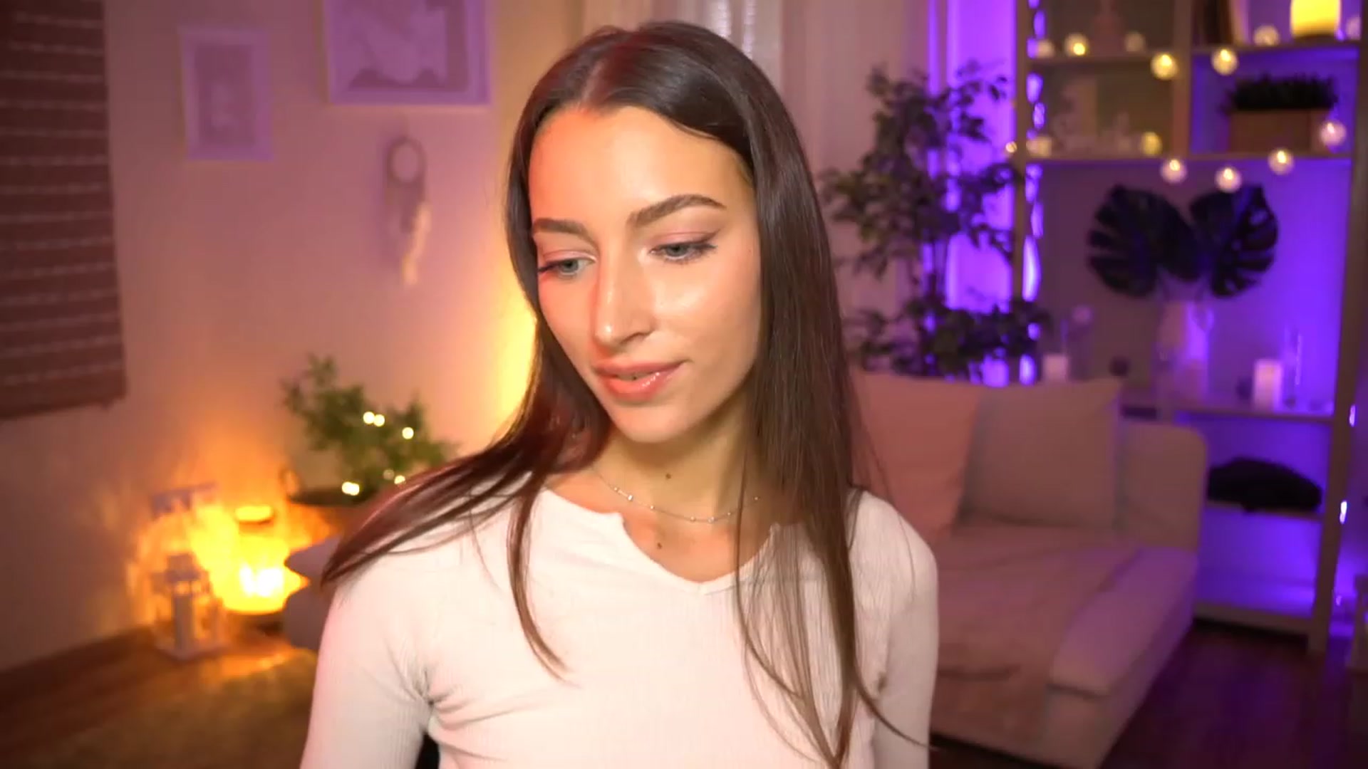 Gallery image thumbnail from Emily_grey69's myfreecams stream on, 06/17/2023, 11:45 image 10 of 20
