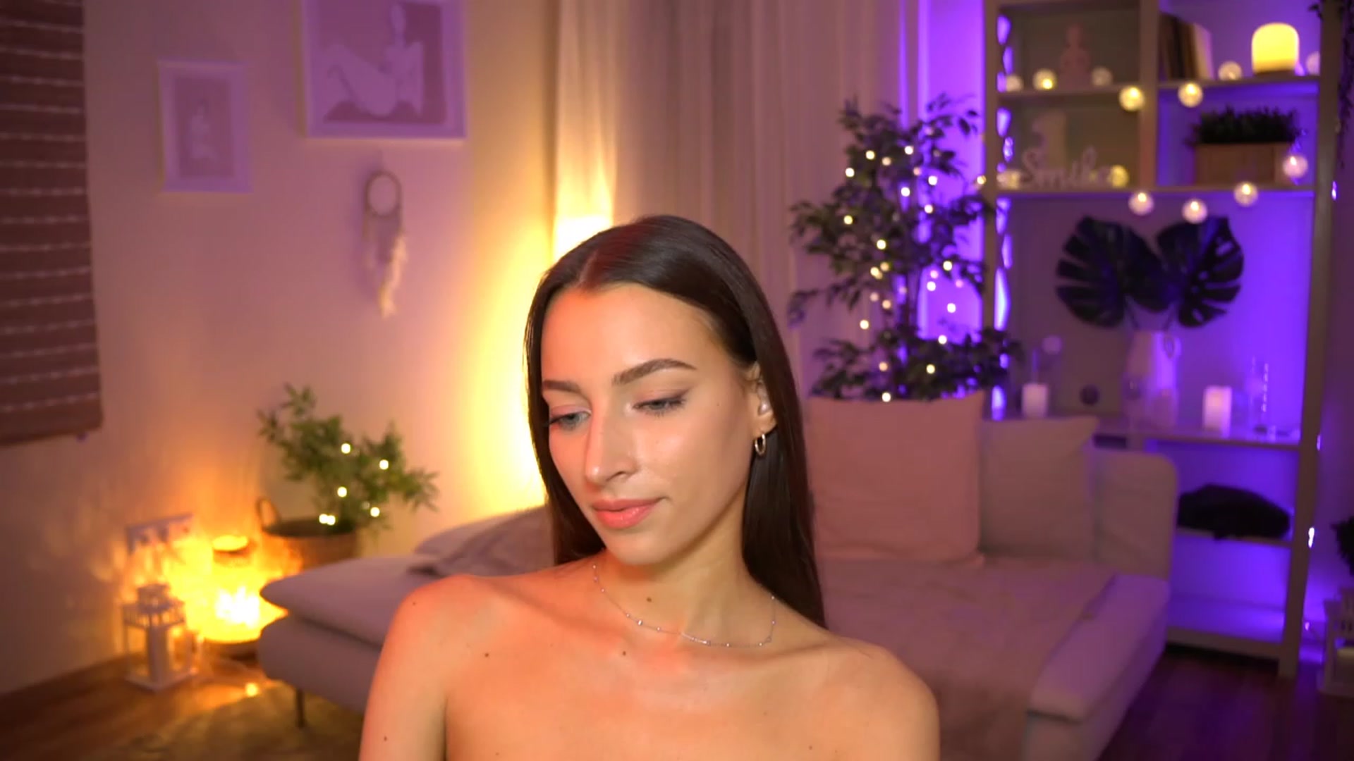 Gallery image thumbnail from Emily_grey69's myfreecams stream on, 06/18/2023, 19:29 image 13 of 20