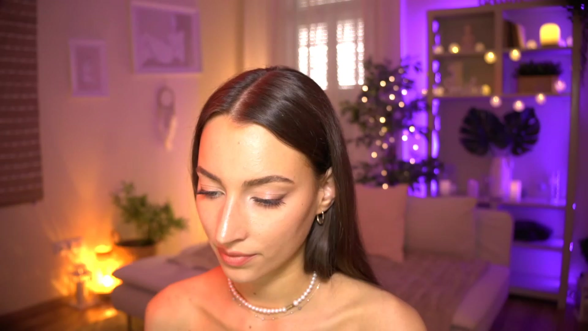 Gallery image thumbnail from Emily_grey69's myfreecams stream on, 06/20/2023, 17:15 image 17 of 20