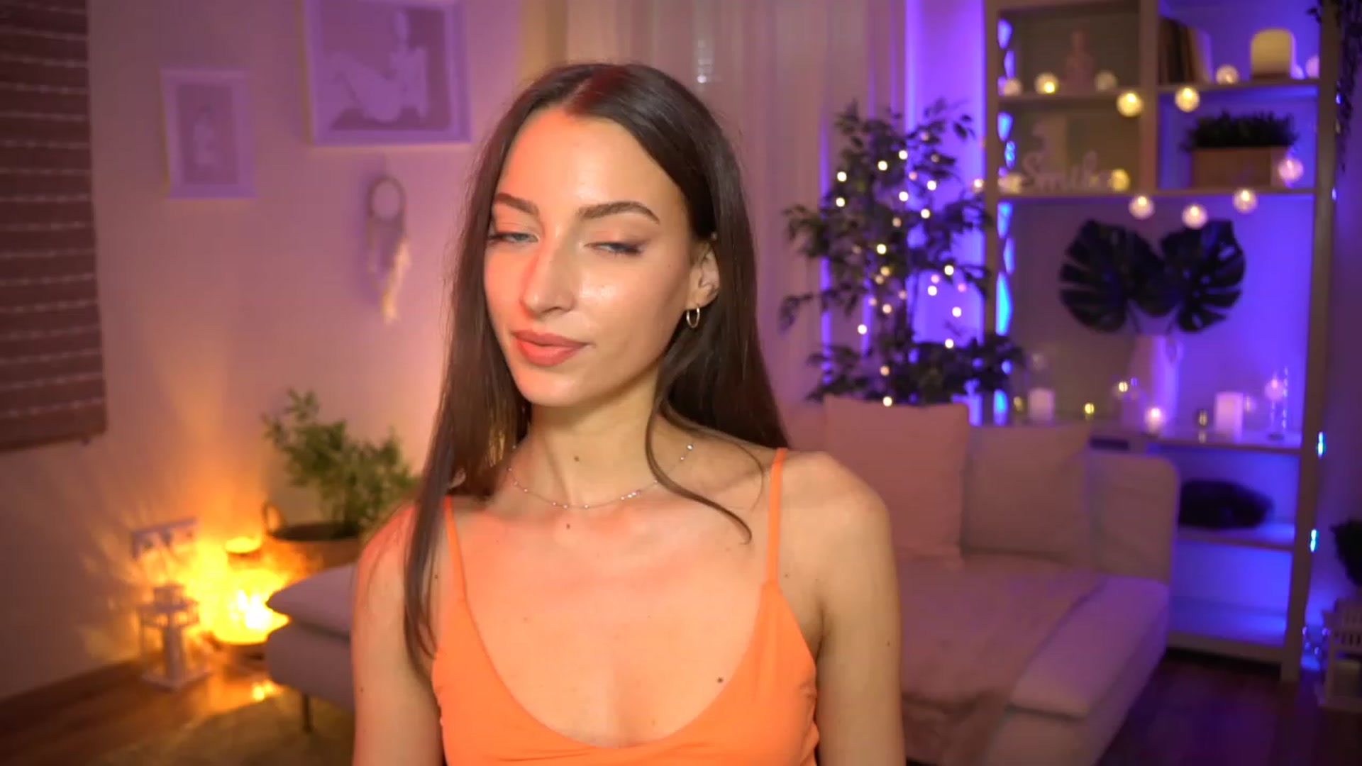 Gallery image thumbnail from Emily_grey69's myfreecams stream on, 06/21/2023, 15:28 image 7 of 20