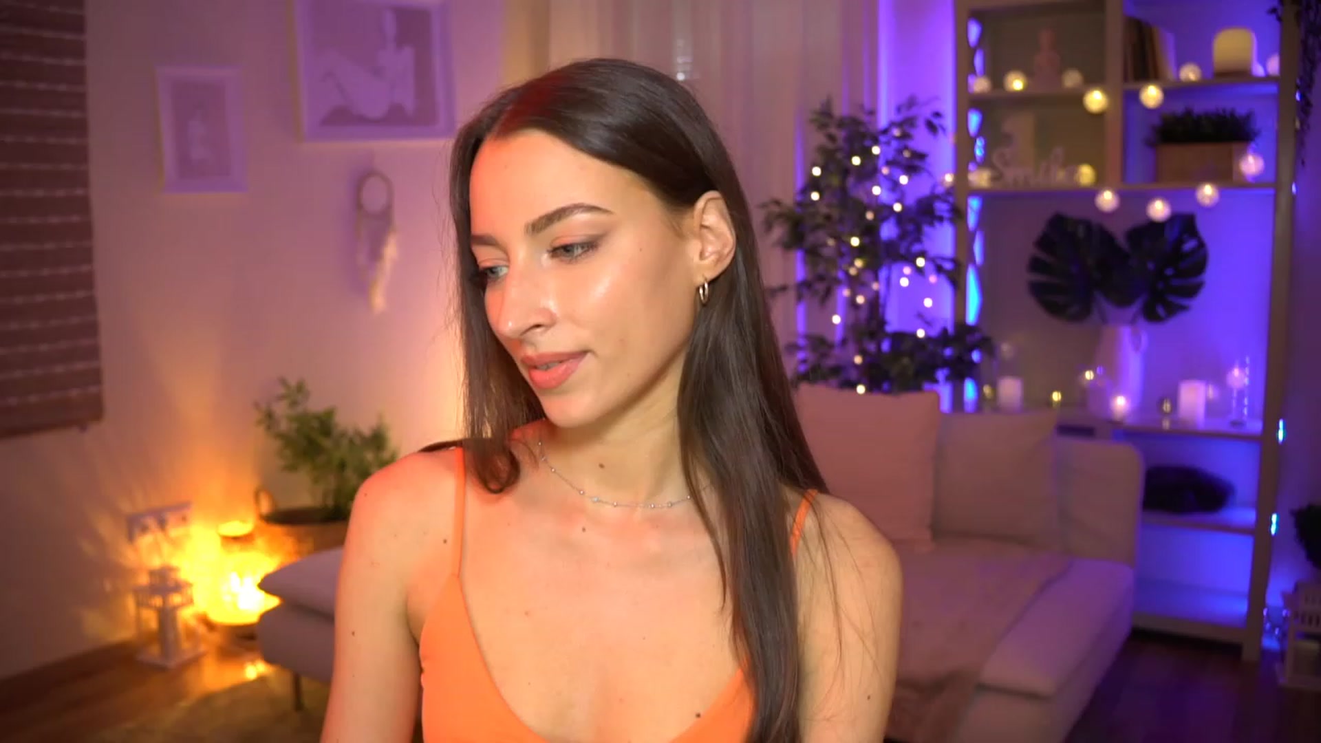 Gallery image thumbnail from Emily_grey69's myfreecams stream on, 06/21/2023, 15:28 image 11 of 20