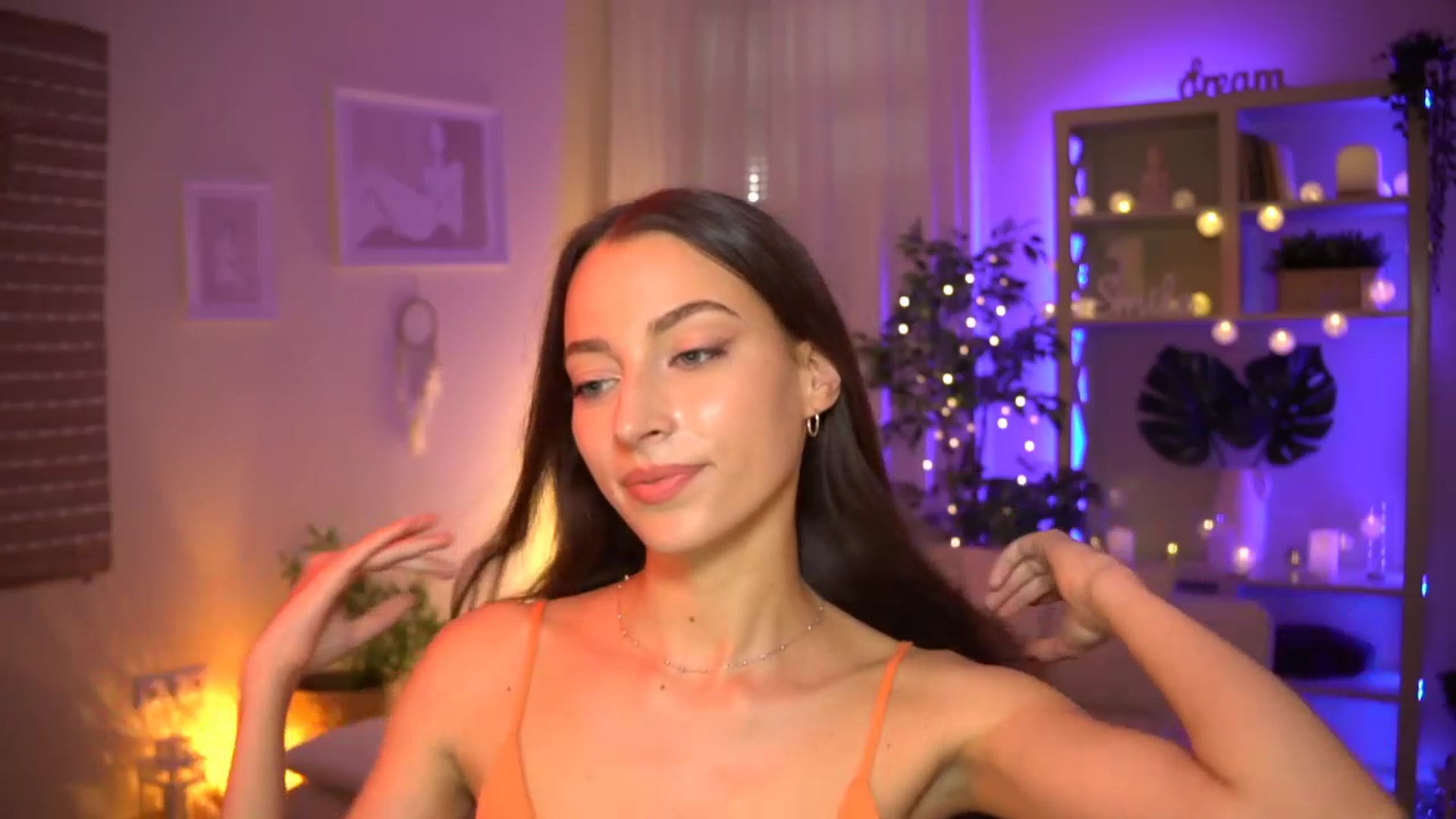 Gallery image thumbnail from Emily_grey69's myfreecams stream on, 06/21/2023, 17:09 image 9 of 20
