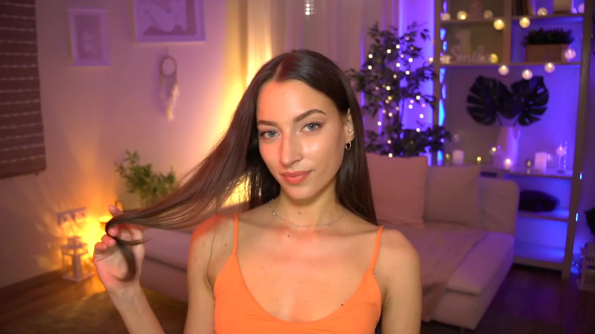 Gallery image thumbnail from Emily_grey69's myfreecams stream on, 06/21/2023, 17:09 image 13 of 20