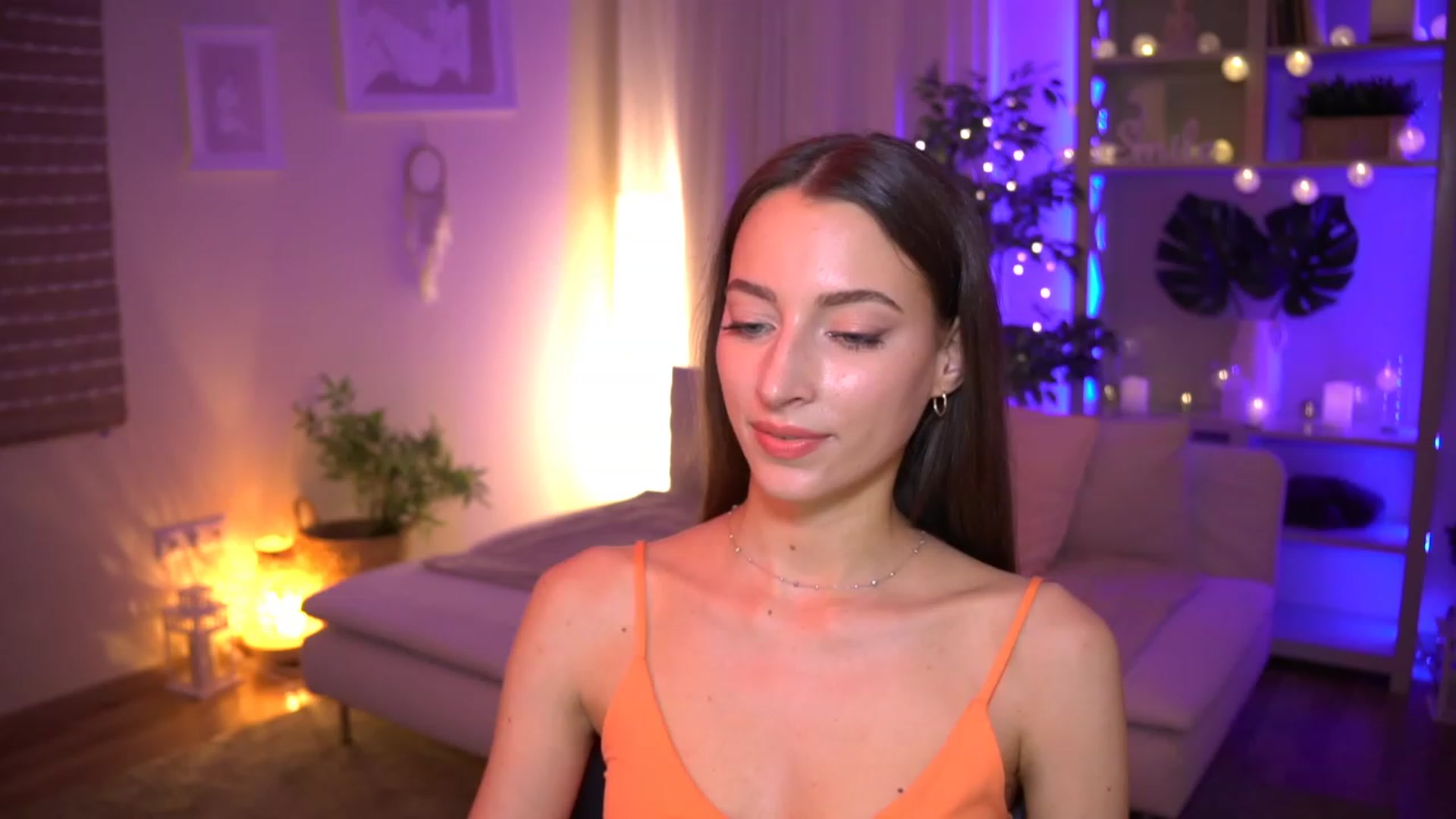 Gallery image thumbnail from Emily_grey69's myfreecams stream on, 06/21/2023, 19:15 image 8 of 20