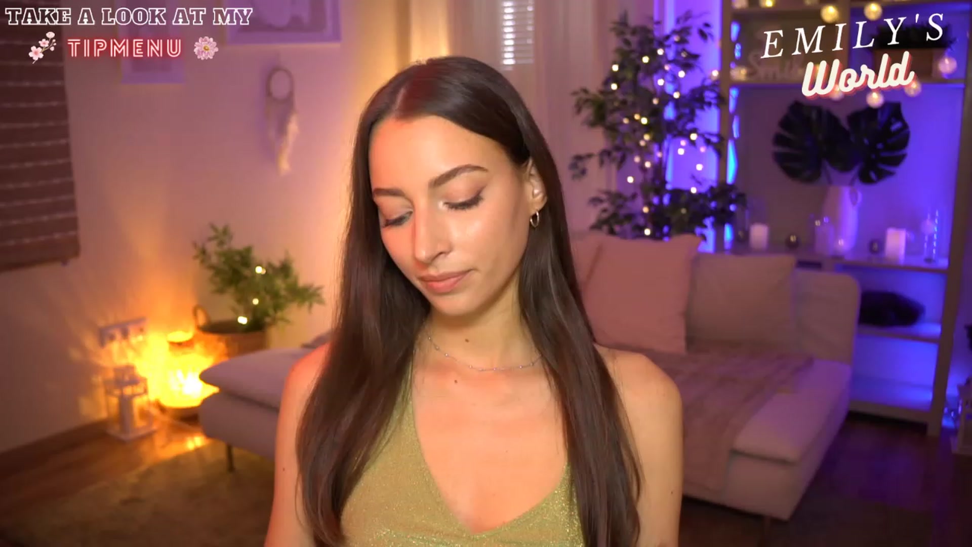 Gallery image thumbnail from Emily_grey69's myfreecams stream on, 06/22/2023, 12:46 image 5 of 20