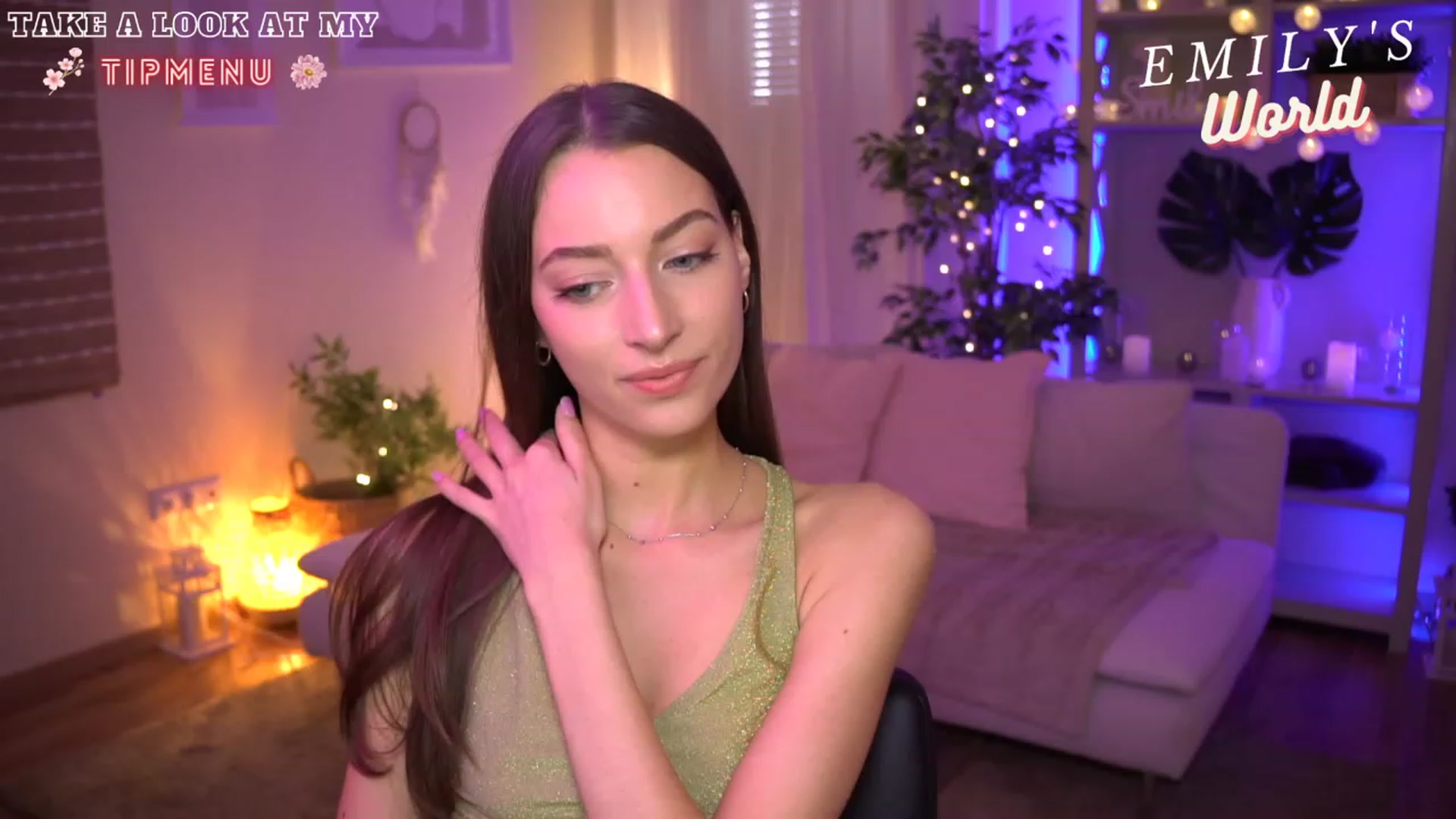 Gallery image thumbnail from Emily_grey69's myfreecams stream on, 06/22/2023, 12:46 image 3 of 20