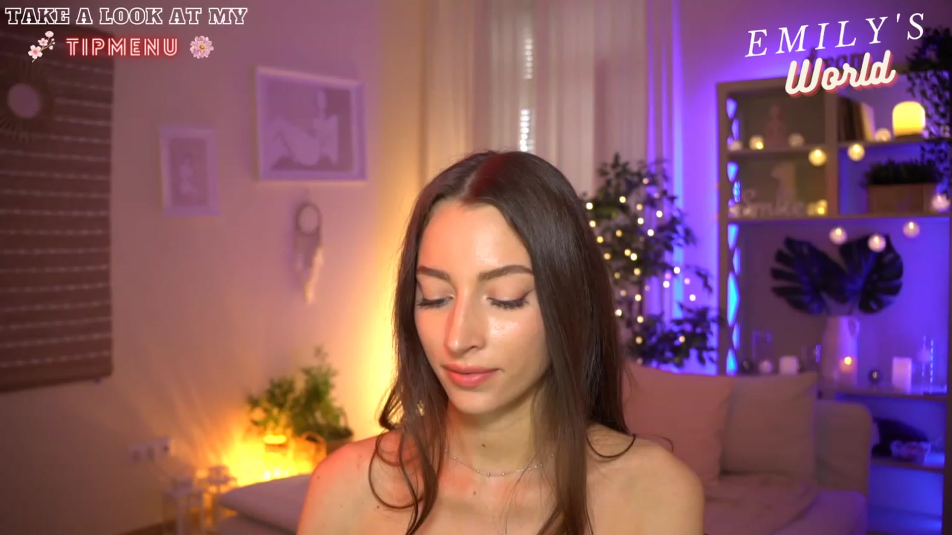 Gallery image thumbnail from Emily_grey69's myfreecams stream on, 06/26/2023, 16:38 image 12 of 20