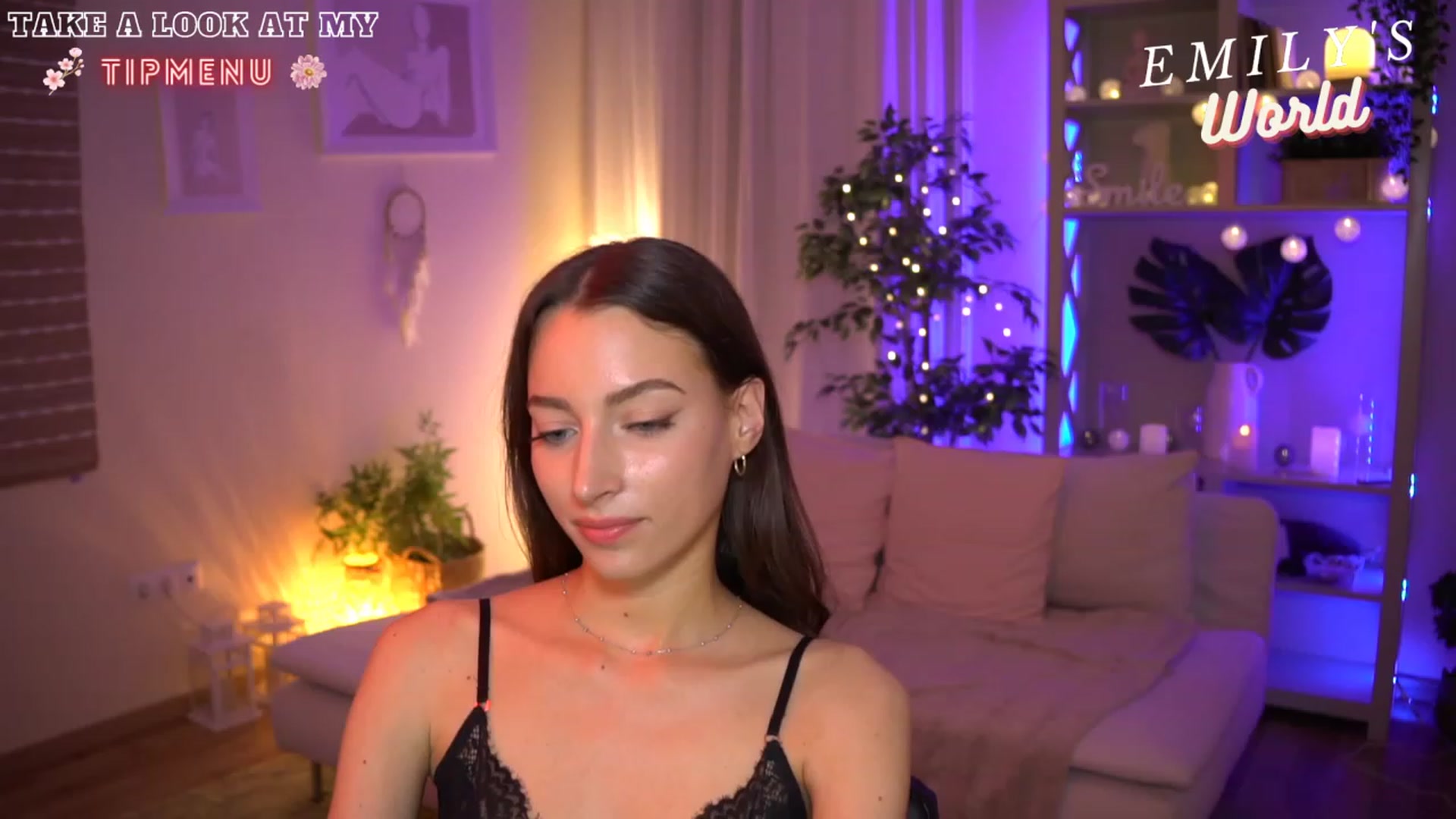 Gallery image thumbnail from Emily_grey69's myfreecams stream on, 06/26/2023, 19:14 image 8 of 20
