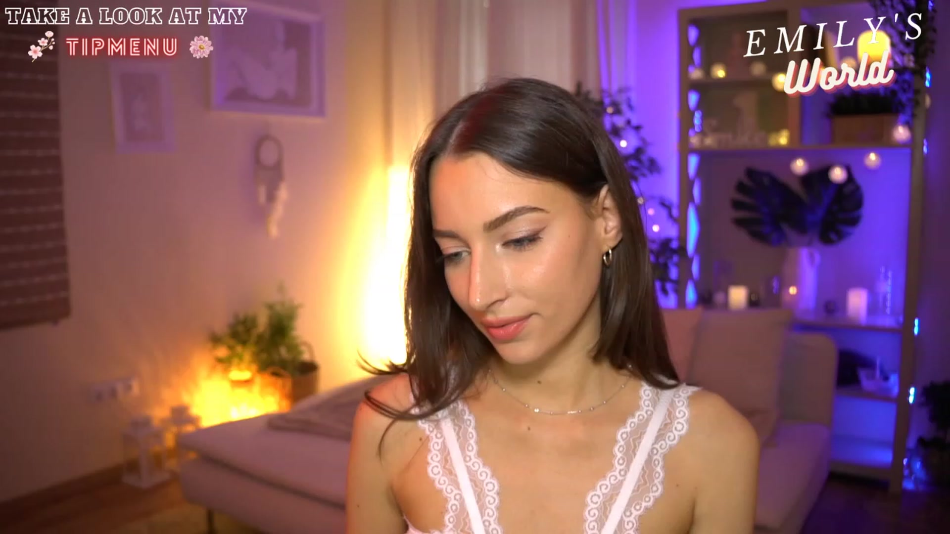 Gallery image thumbnail from Emily_grey69's myfreecams stream on, 07/05/2023, 17:32 image 3 of 20