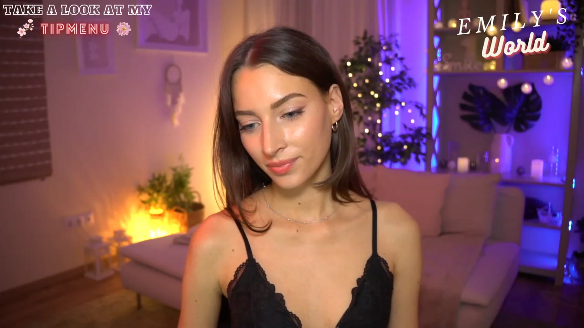 Gallery image thumbnail from Emily_grey69's myfreecams stream on, 07/05/2023, 21:09 image 13 of 20