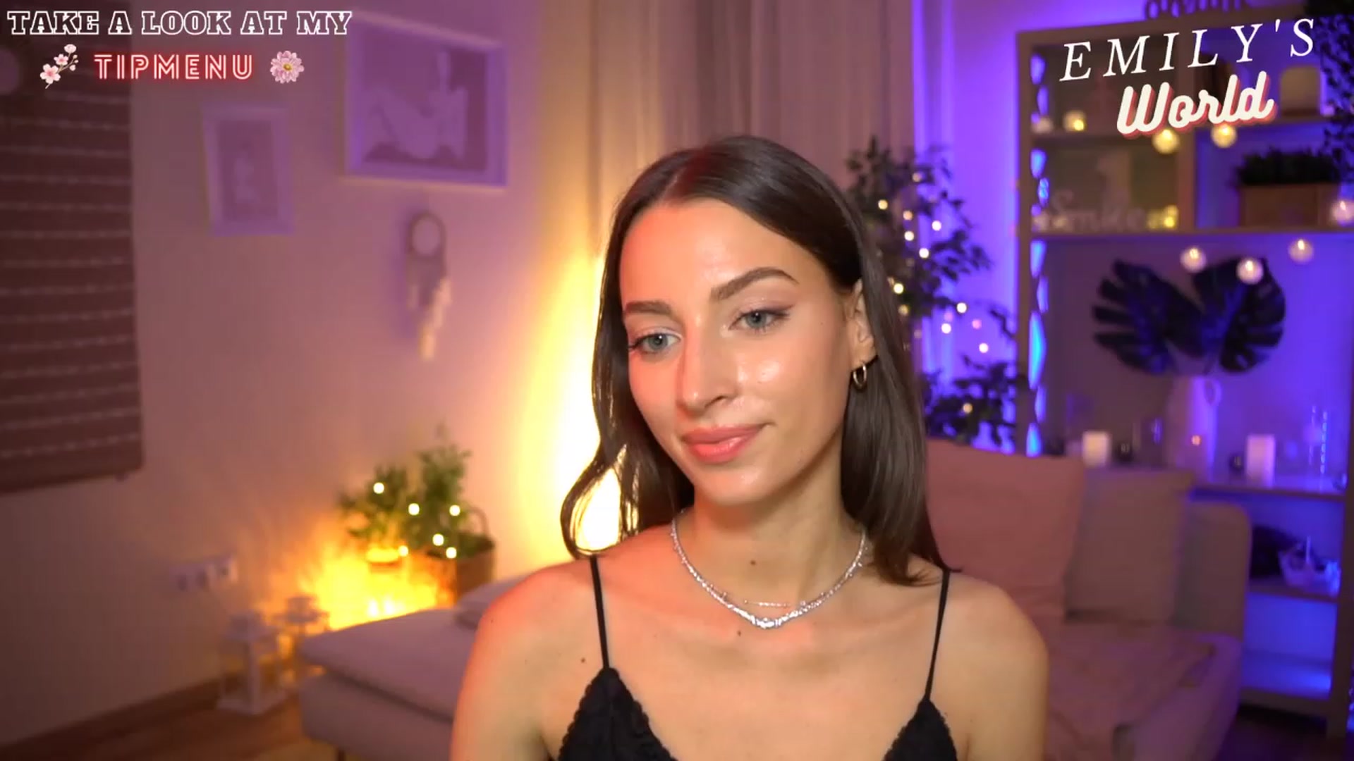 Gallery image thumbnail from Emily_grey69's myfreecams stream on, 07/06/2023, 20:31 image 14 of 20