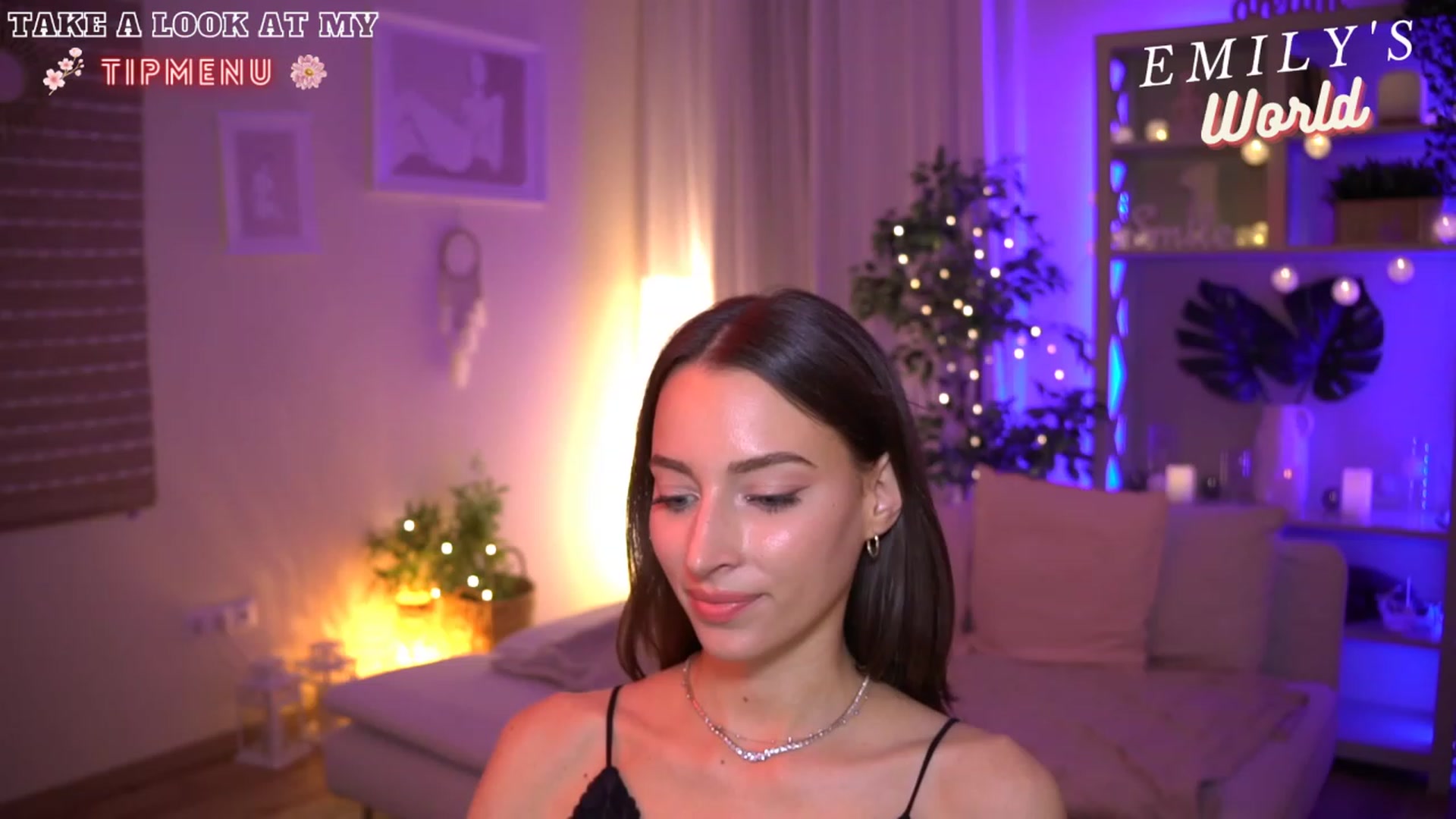 Gallery image thumbnail from Emily_grey69's myfreecams stream on, 07/06/2023, 20:31 image 13 of 20