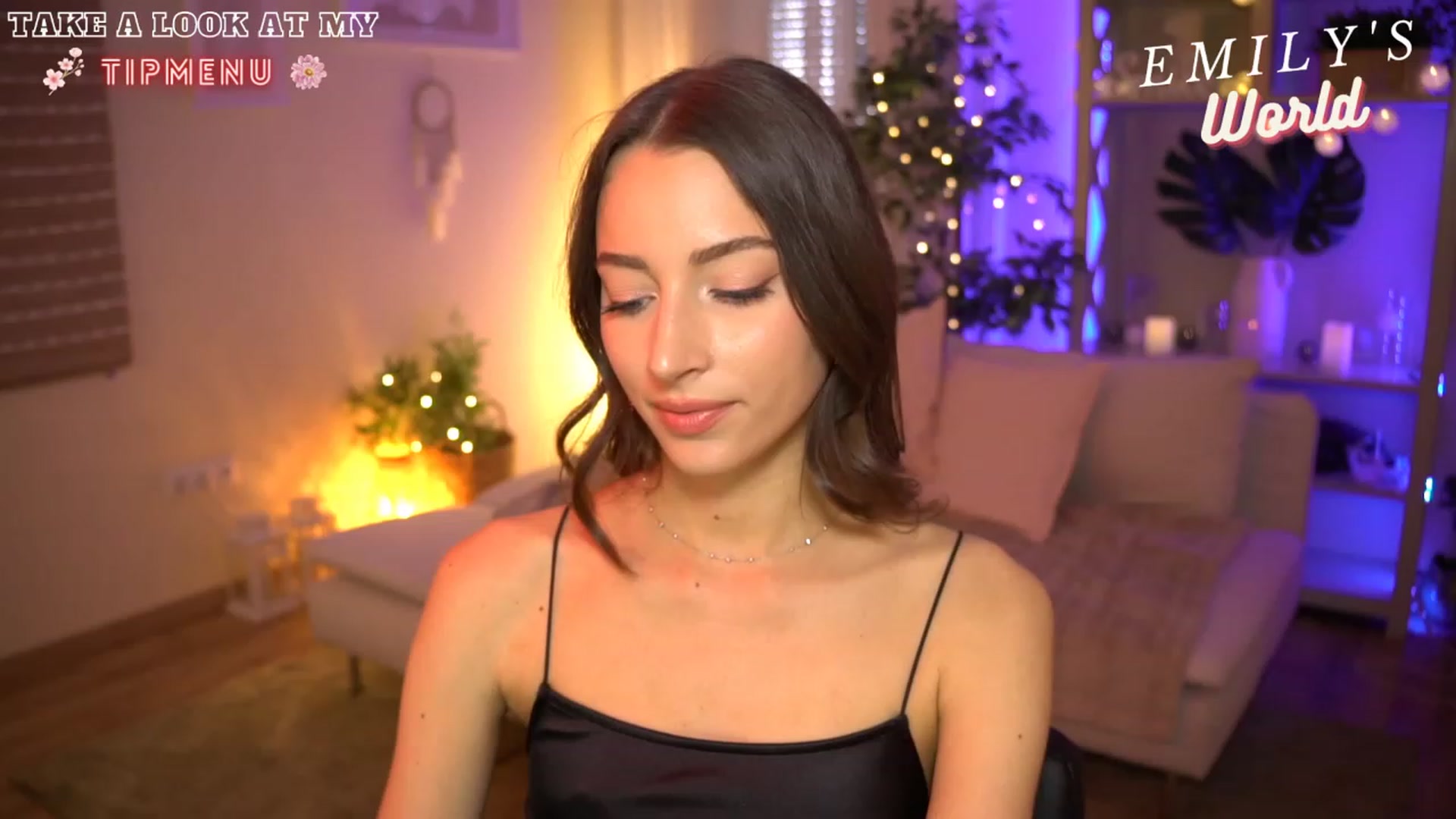 Gallery image thumbnail from Emily_grey69's myfreecams stream on, 07/08/2023, 11:17 image 14 of 20