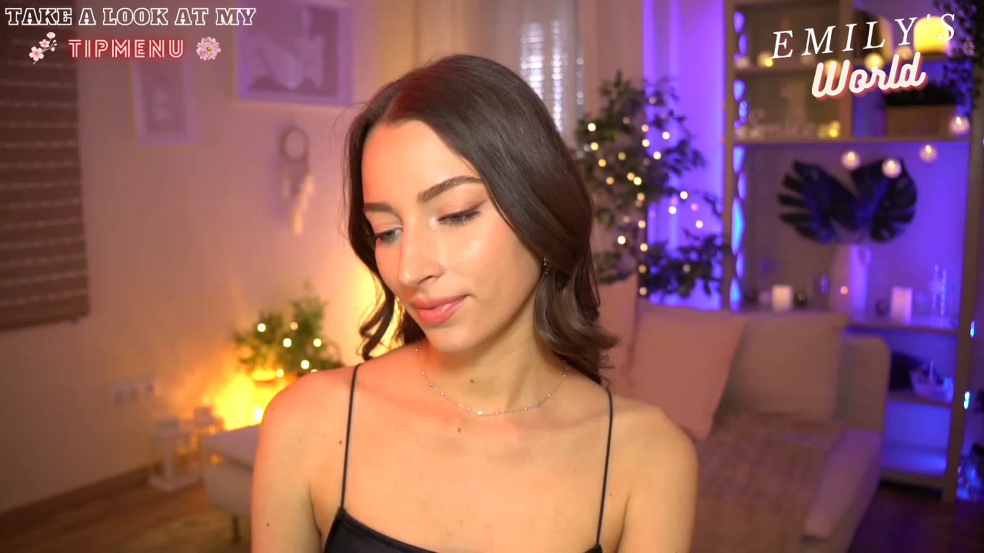 Gallery image thumbnail from Emily_grey69's myfreecams stream on, 07/08/2023, 11:17 image 10 of 20