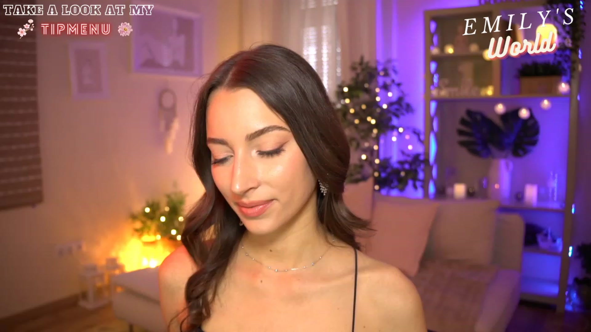 Gallery image thumbnail from Emily_grey69's myfreecams stream on, 07/08/2023, 11:17 image 4 of 20