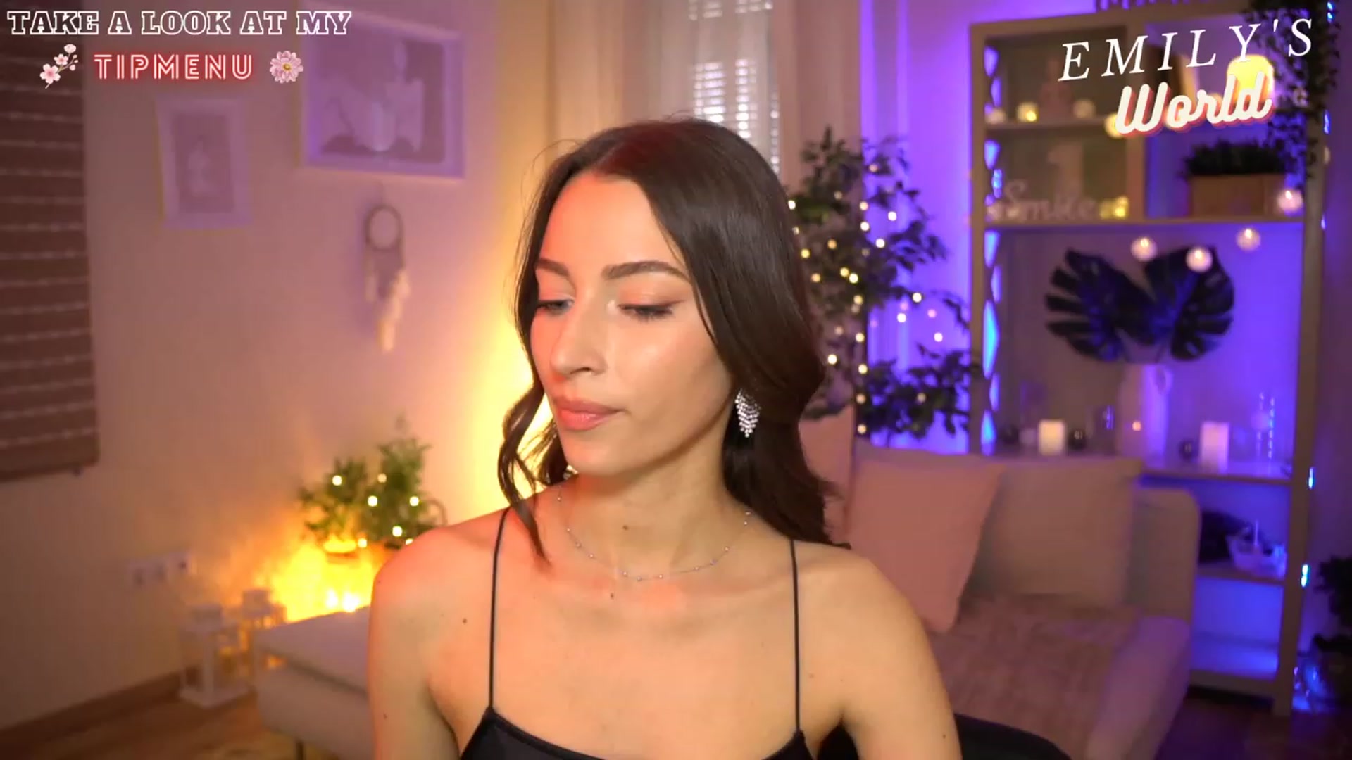 Gallery image thumbnail from Emily_grey69's myfreecams stream on, 07/08/2023, 11:17 image 1 of 20