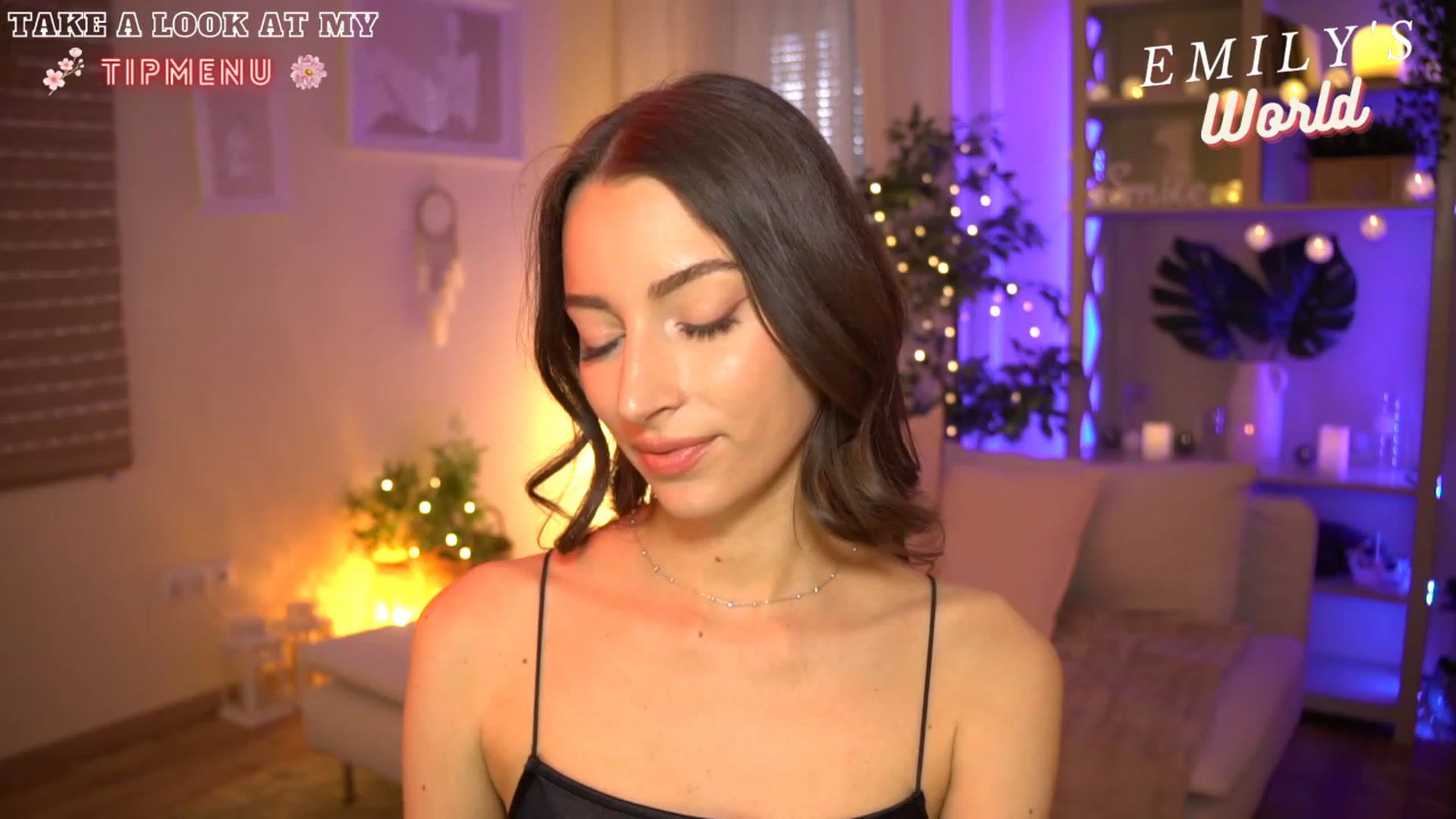Gallery image thumbnail from Emily_grey69's myfreecams stream on, 07/08/2023, 11:17 image 11 of 20