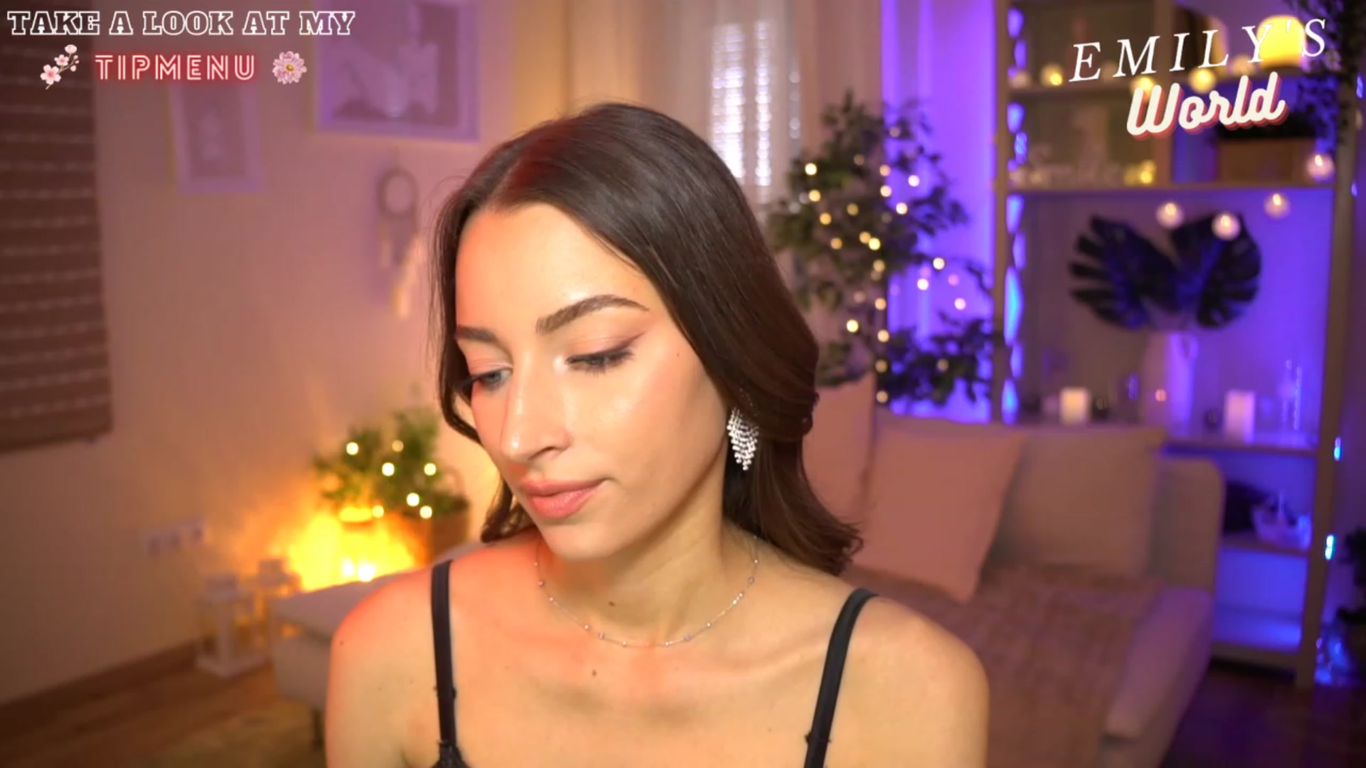 Gallery image thumbnail from Emily_grey69's myfreecams stream on, 07/08/2023, 13:08 image 1 of 20
