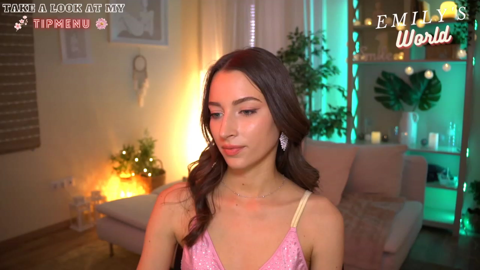 Gallery image thumbnail from Emily_grey69's myfreecams stream on, 07/08/2023, 14:27 image 14 of 20