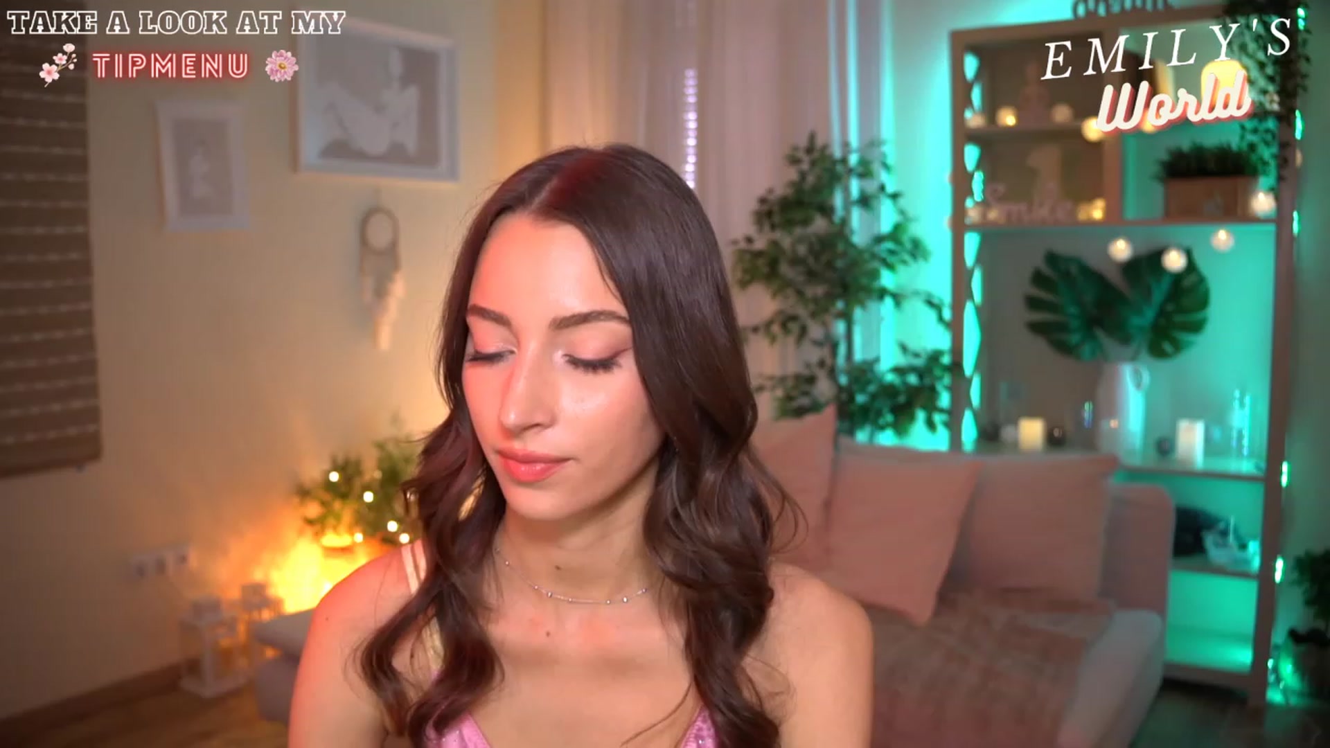 Gallery image thumbnail from Emily_grey69's myfreecams stream on, 07/08/2023, 14:27 image 4 of 20