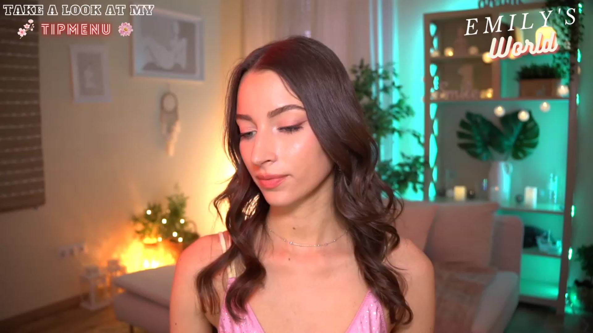 Gallery image thumbnail from Emily_grey69's myfreecams stream on, 07/08/2023, 14:27 image 2 of 20