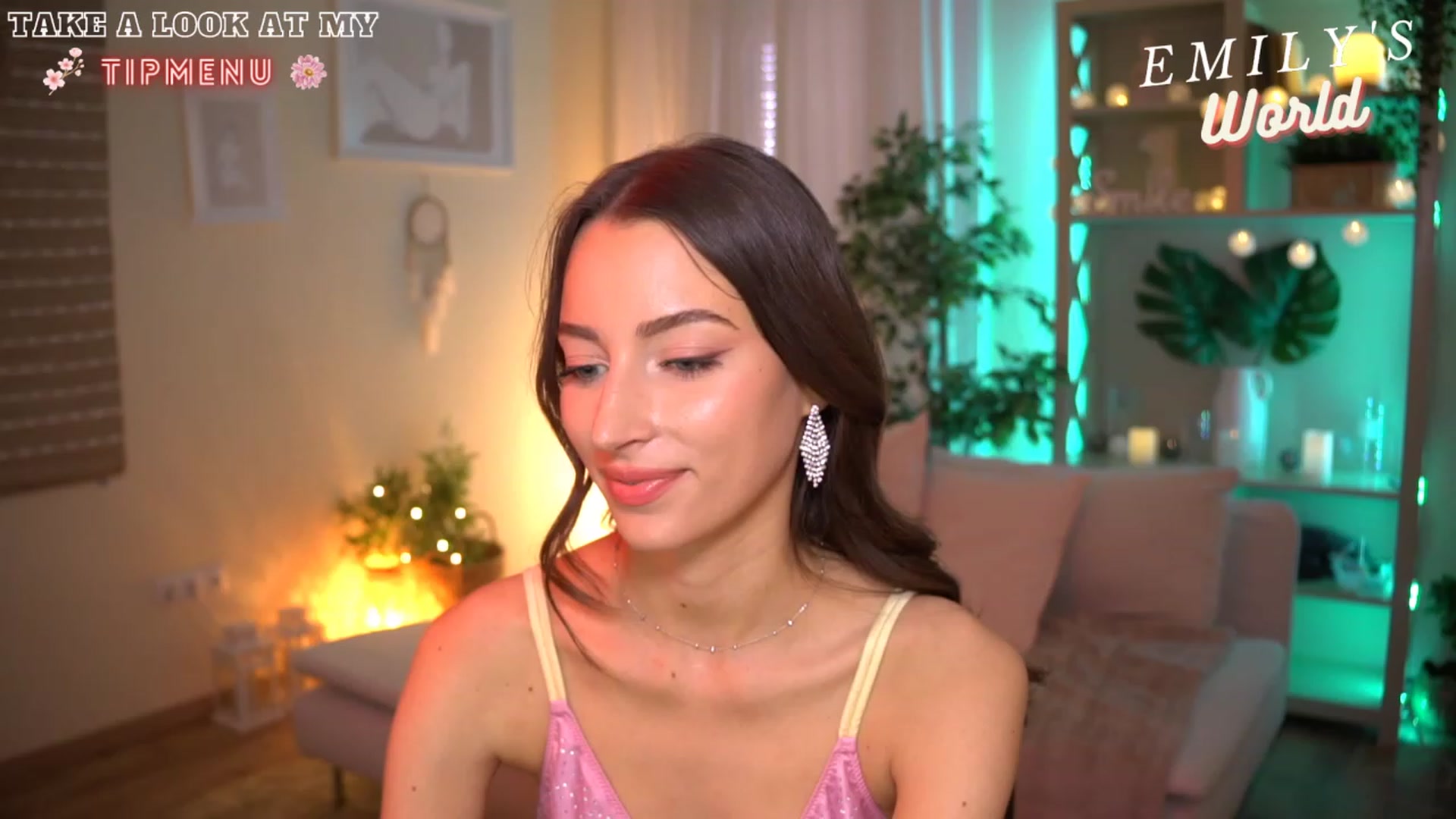 Gallery image thumbnail from Emily_grey69's myfreecams stream on, 07/08/2023, 14:27 image 18 of 20