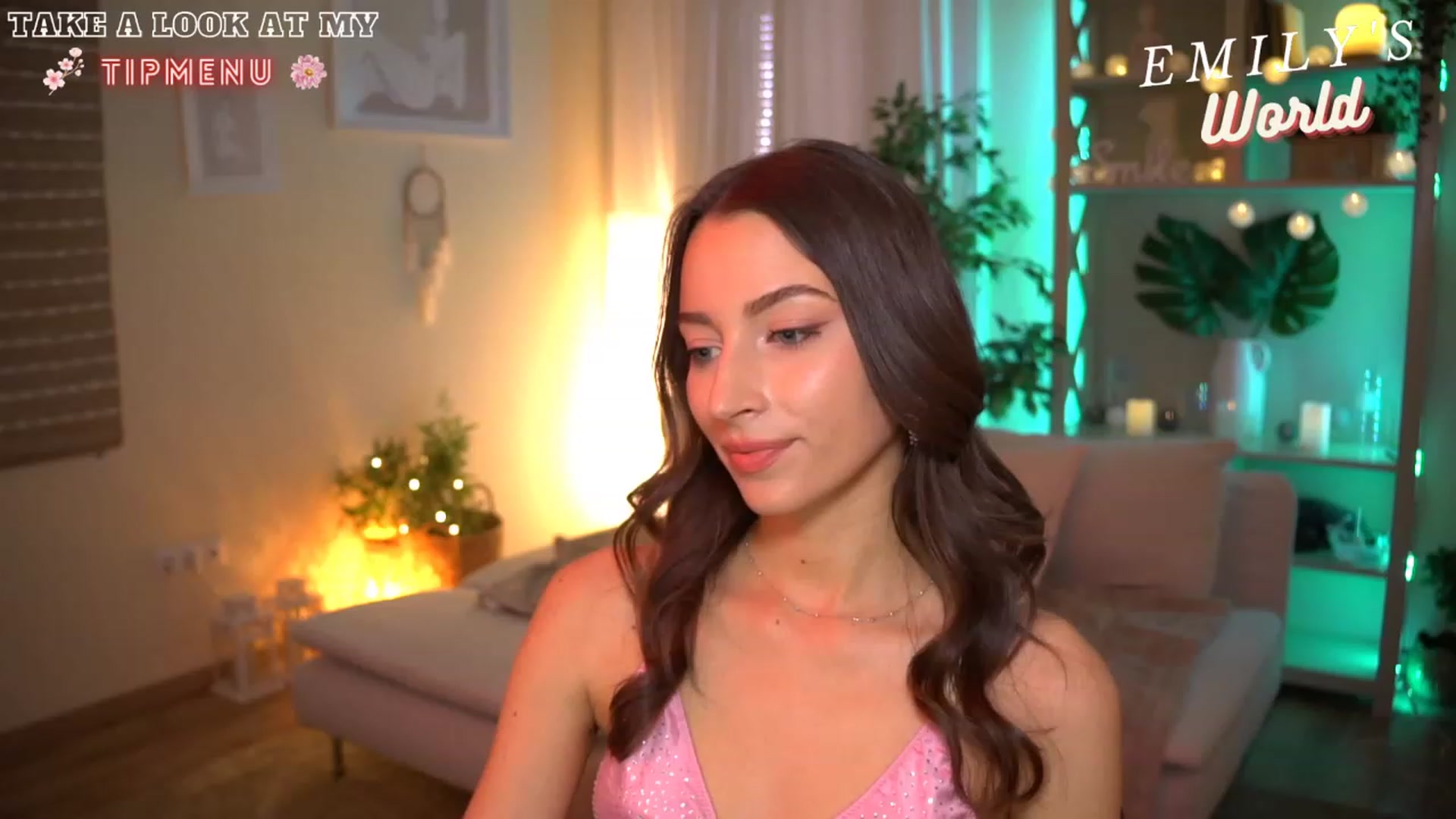 Gallery image thumbnail from Emily_grey69's myfreecams stream on, 07/08/2023, 14:27 image 16 of 20