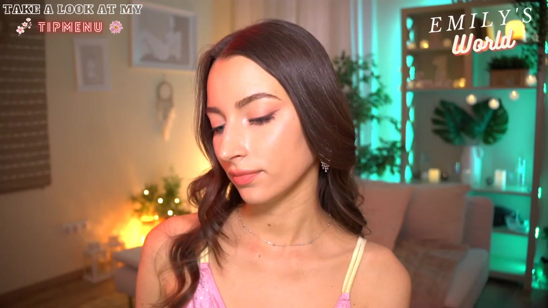 Gallery image thumbnail from Emily_grey69's myfreecams stream on, 07/08/2023, 14:49 image 19 of 20