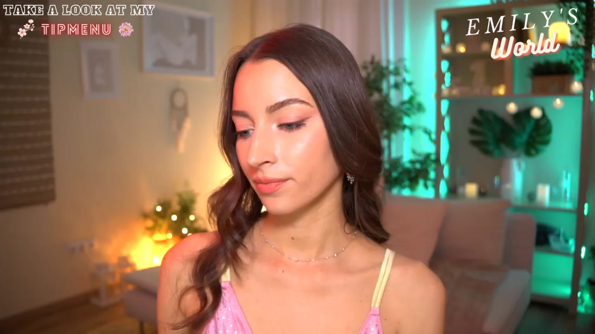 Gallery image thumbnail from Emily_grey69's myfreecams stream on, 07/08/2023, 14:49 image 14 of 20