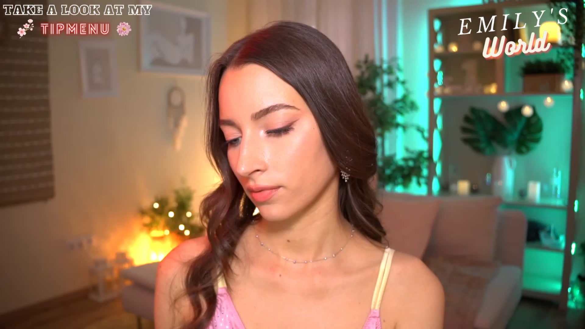 Gallery image thumbnail from Emily_grey69's myfreecams stream on, 07/08/2023, 14:49 image 18 of 20
