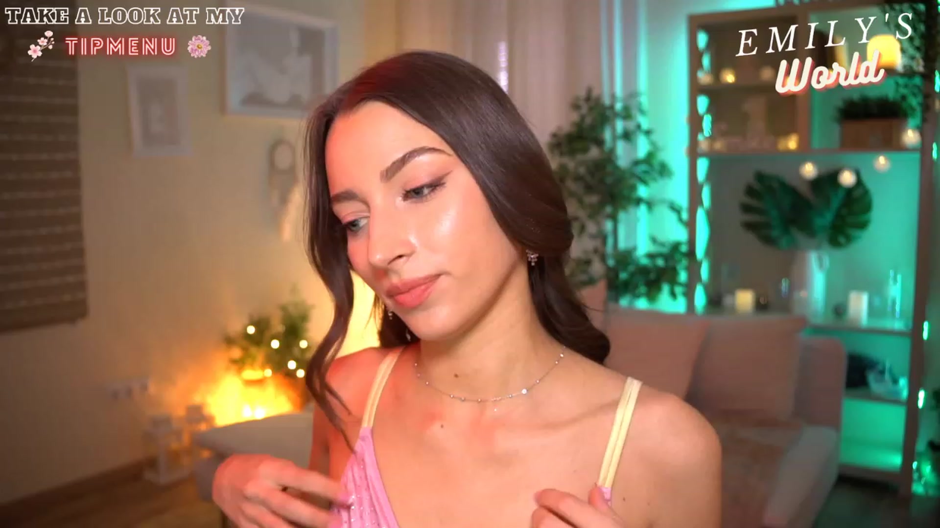 Gallery image thumbnail from Emily_grey69's myfreecams stream on, 07/08/2023, 14:49 image 4 of 20