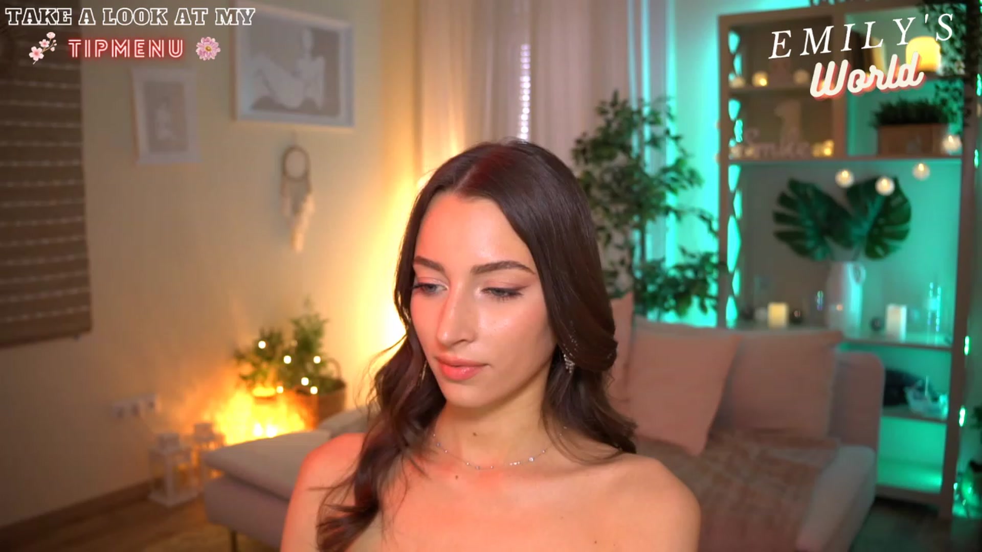 Gallery image thumbnail from Emily_grey69's myfreecams stream on, 07/08/2023, 14:49 image 1 of 20