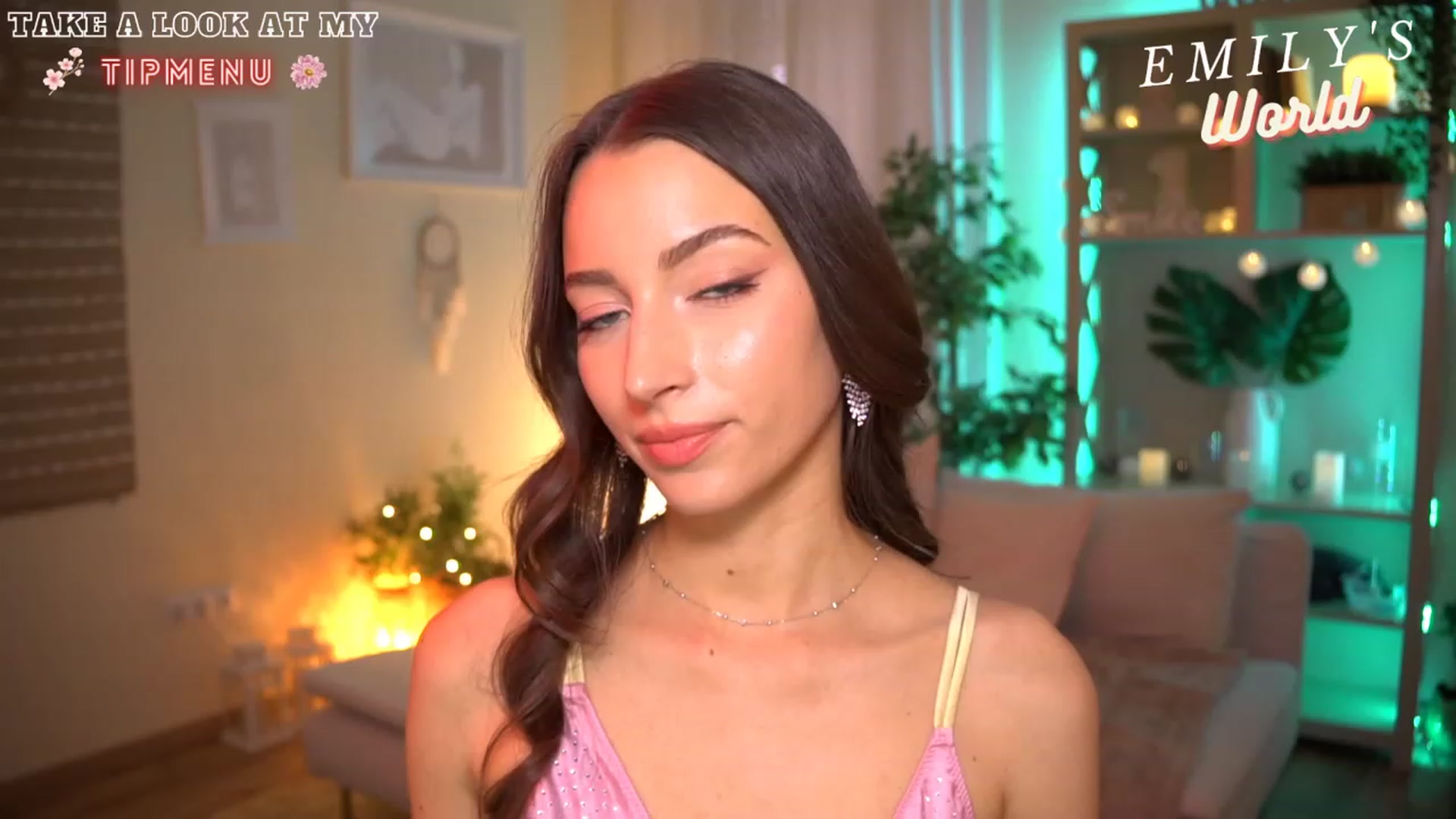 Gallery image thumbnail from Emily_grey69's myfreecams stream on, 07/08/2023, 14:49 image 8 of 20