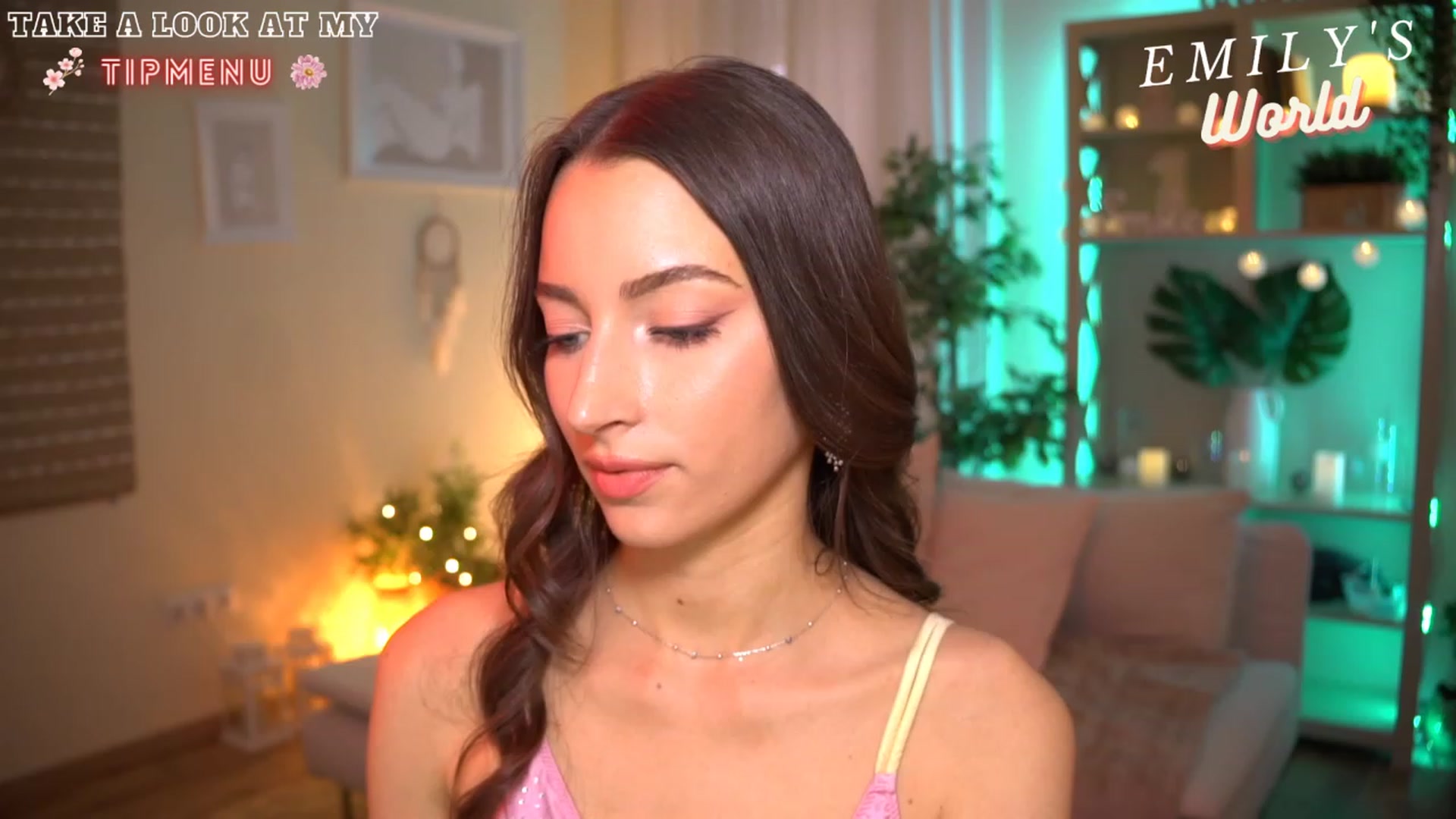 Gallery image thumbnail from Emily_grey69's myfreecams stream on, 07/08/2023, 14:49 image 10 of 20