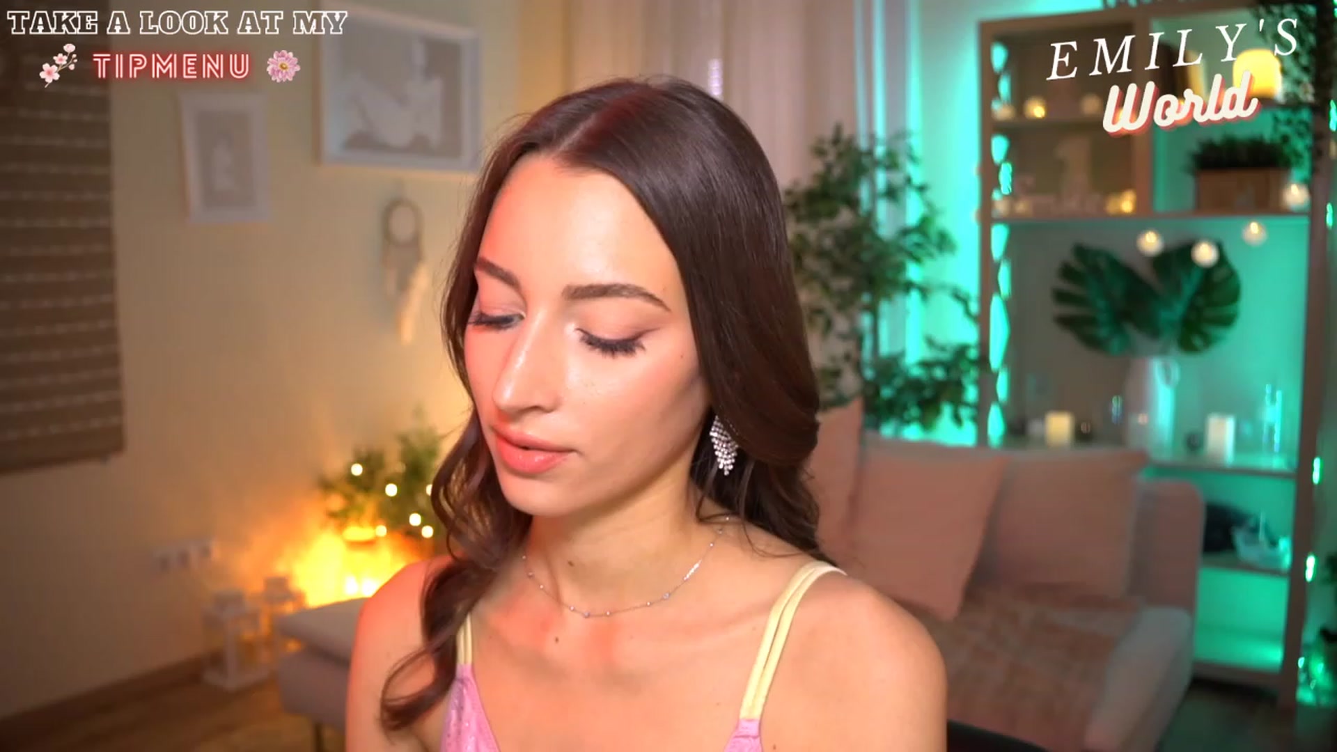 Gallery image thumbnail from Emily_grey69's myfreecams stream on, 07/08/2023, 14:49 image 7 of 20