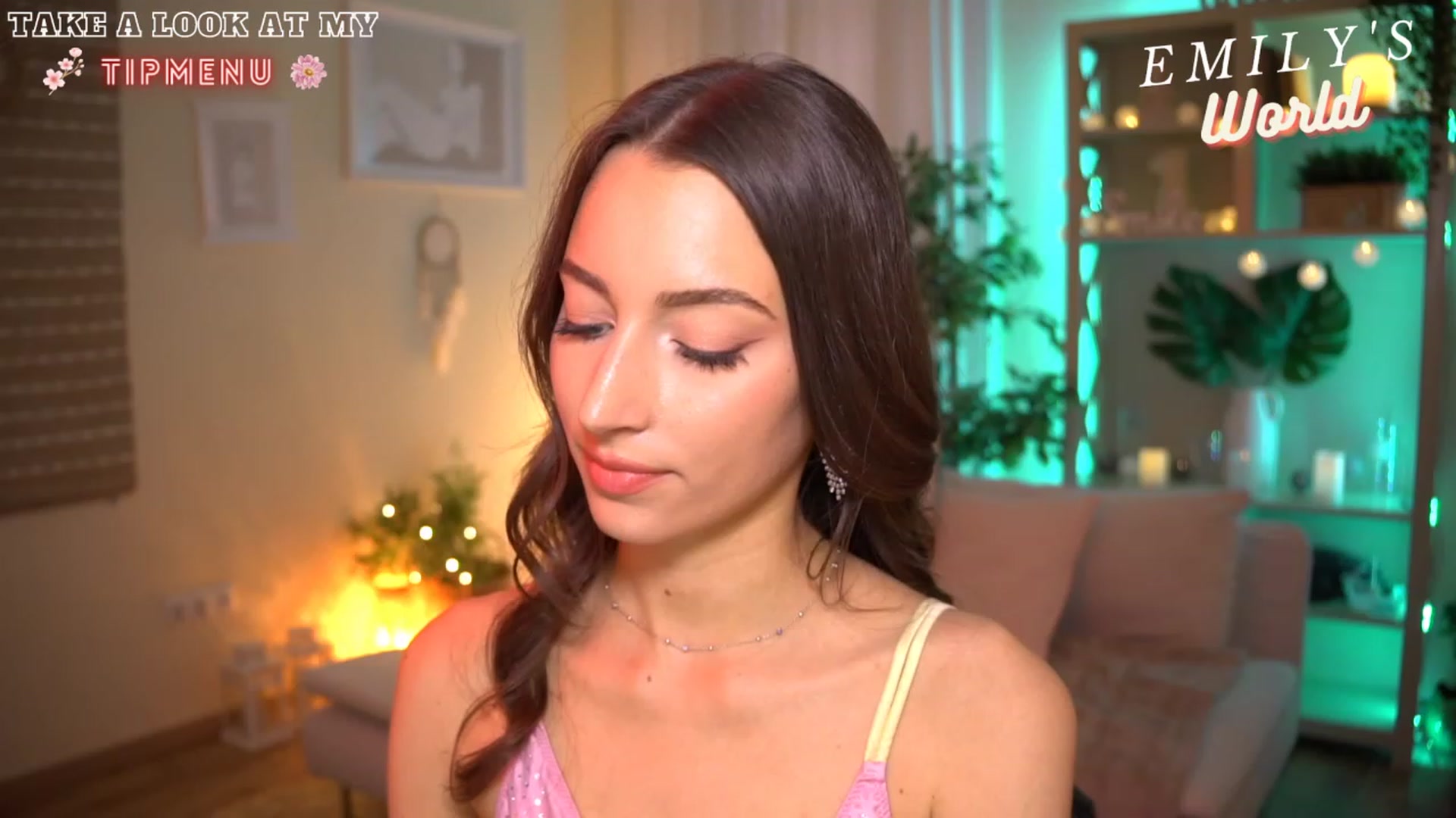 Gallery image thumbnail from Emily_grey69's myfreecams stream on, 07/08/2023, 14:49 image 9 of 20