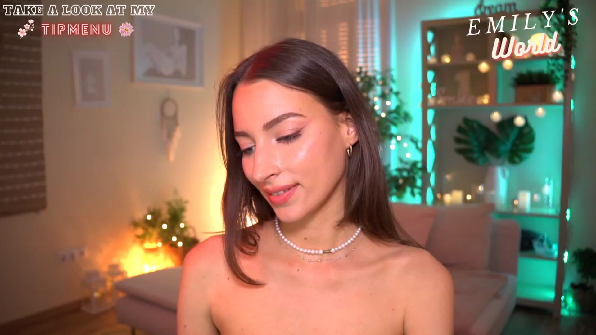 Gallery image thumbnail from Emily_grey69's myfreecams stream on, 07/09/2023, 18:05 image 19 of 20